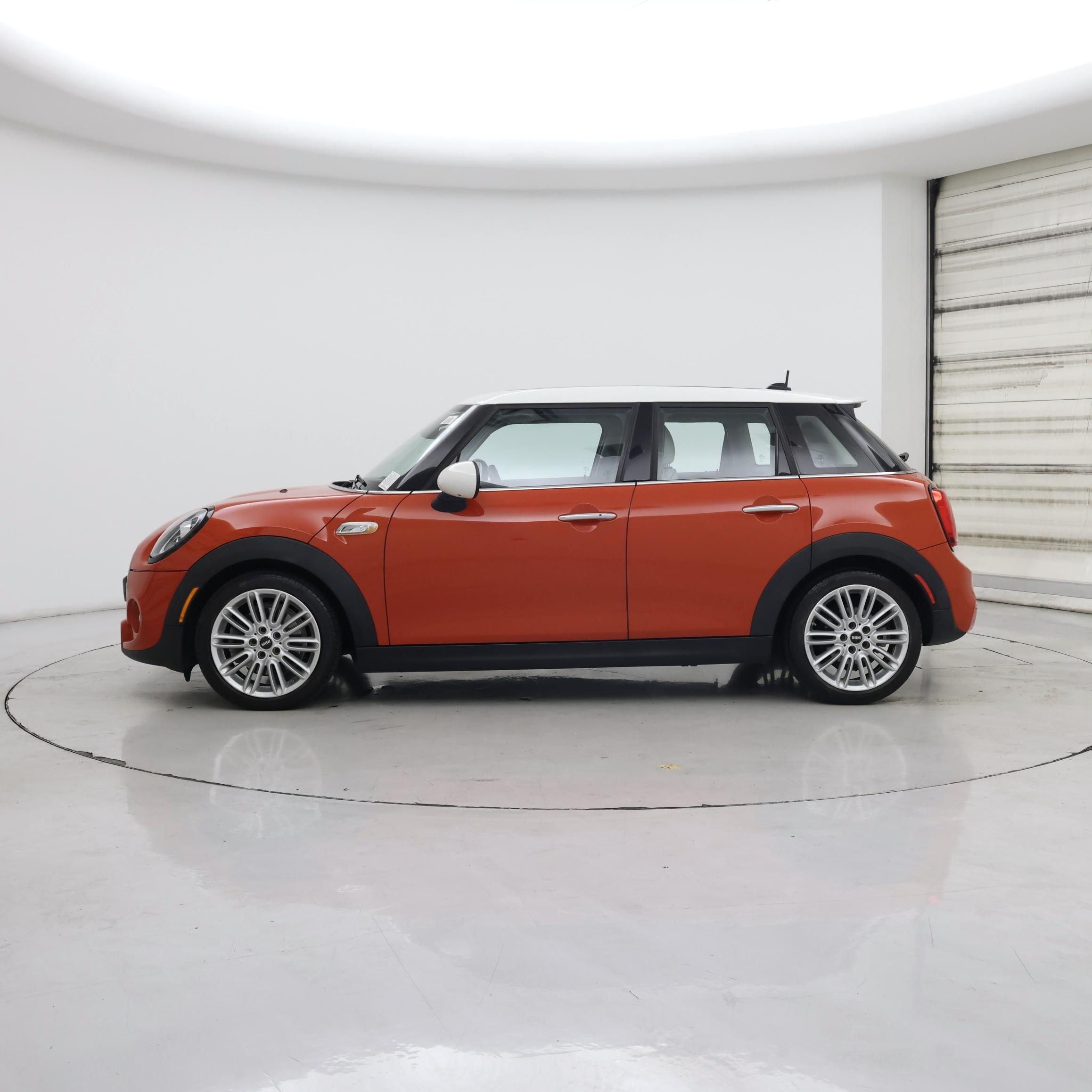 Thumbnail: 2019 MINI Cooper Hardtop - 3