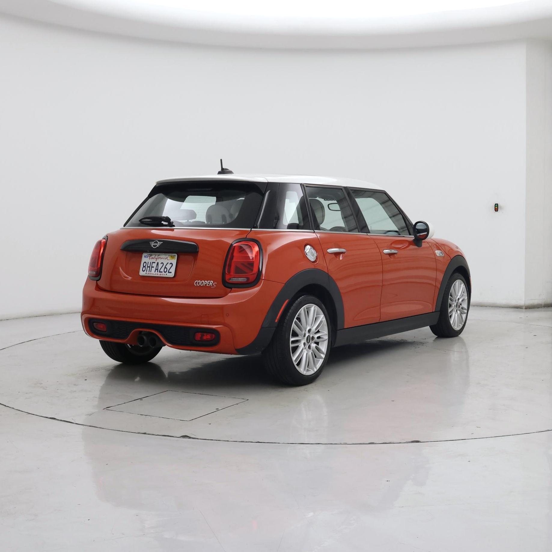Thumbnail: 2019 MINI Cooper Hardtop - 8