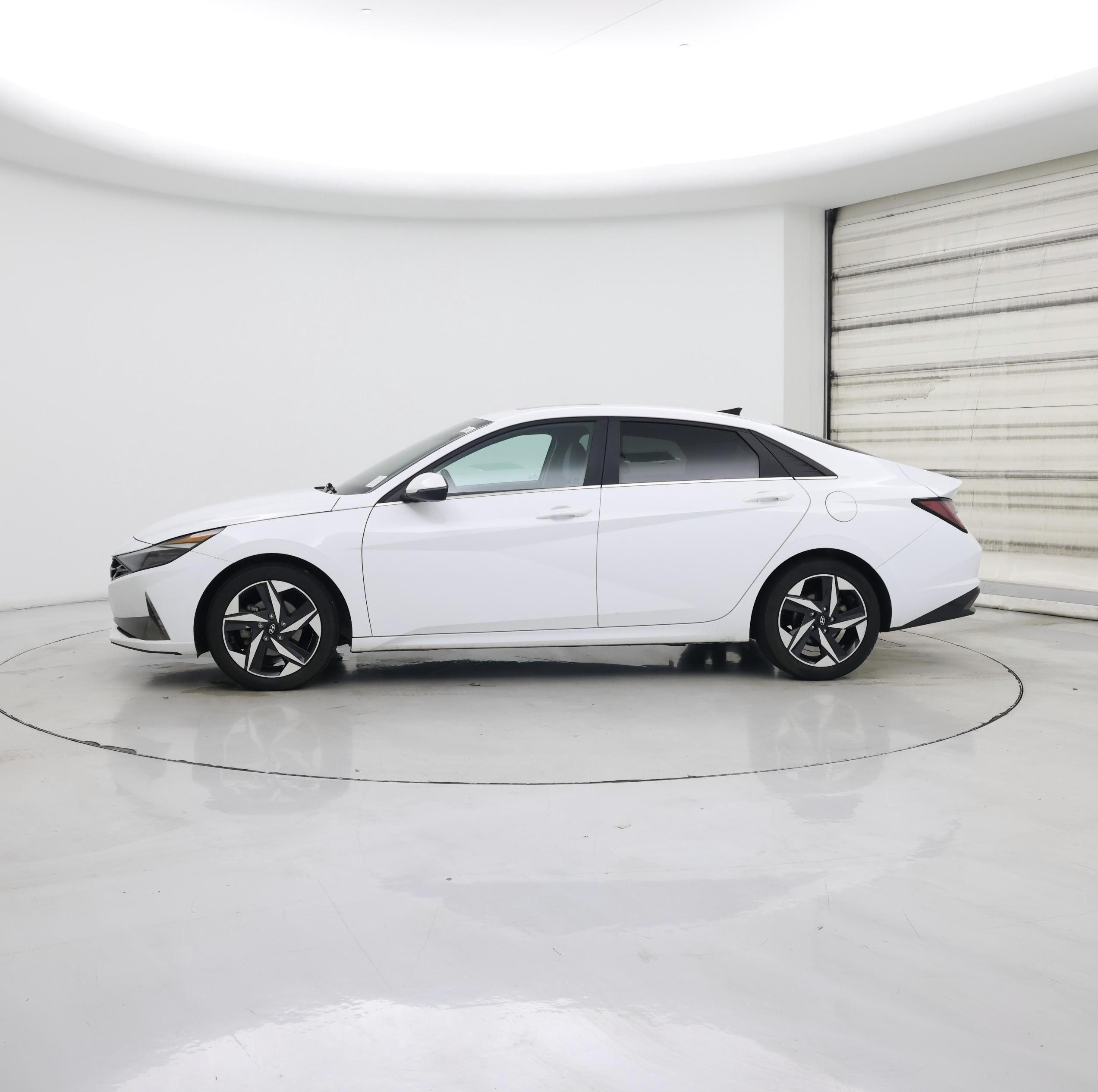 Thumbnail: 2021 Hyundai Elantra - 3
