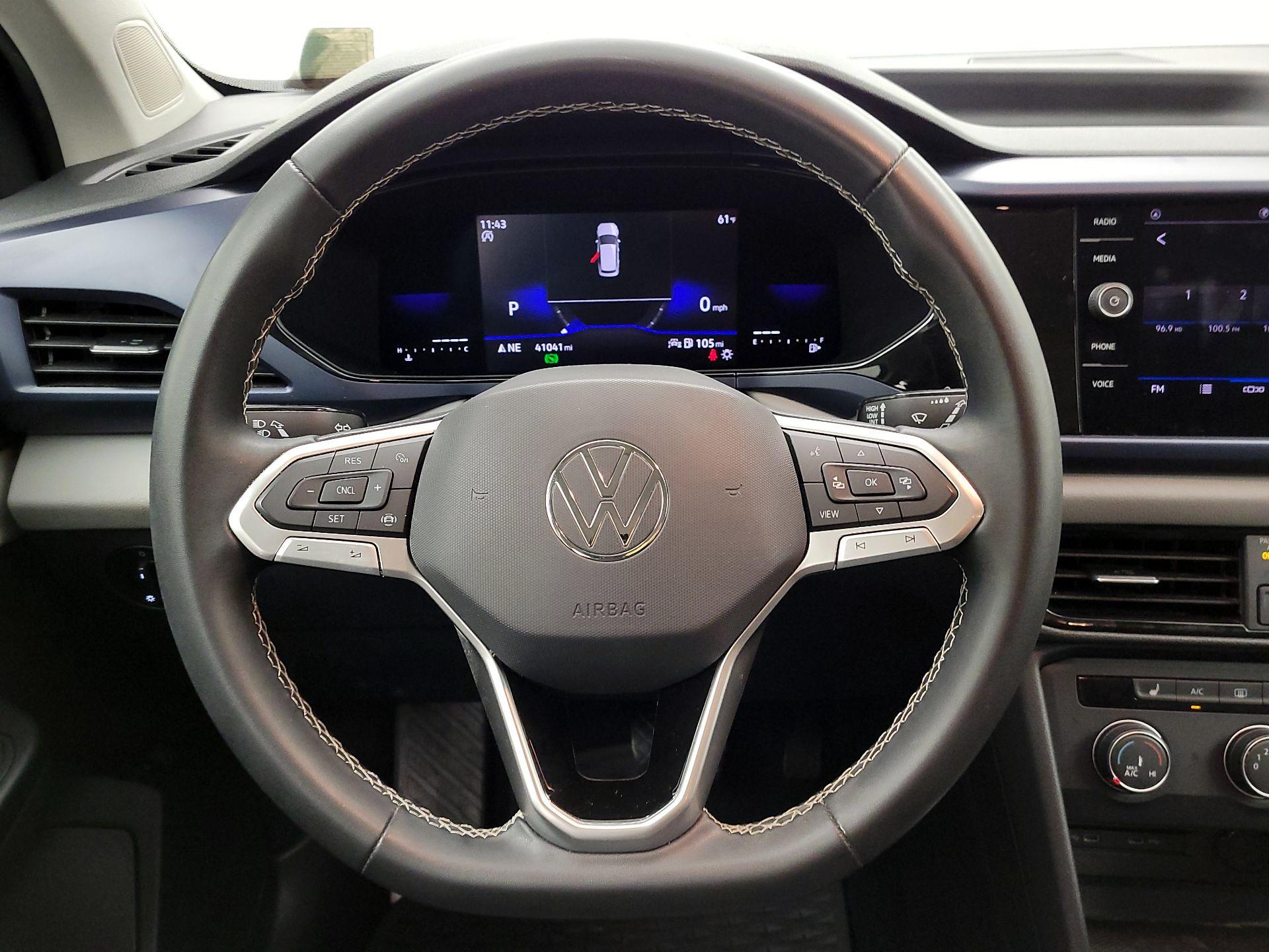 Thumbnail: 2022 Volkswagen Taos - 10