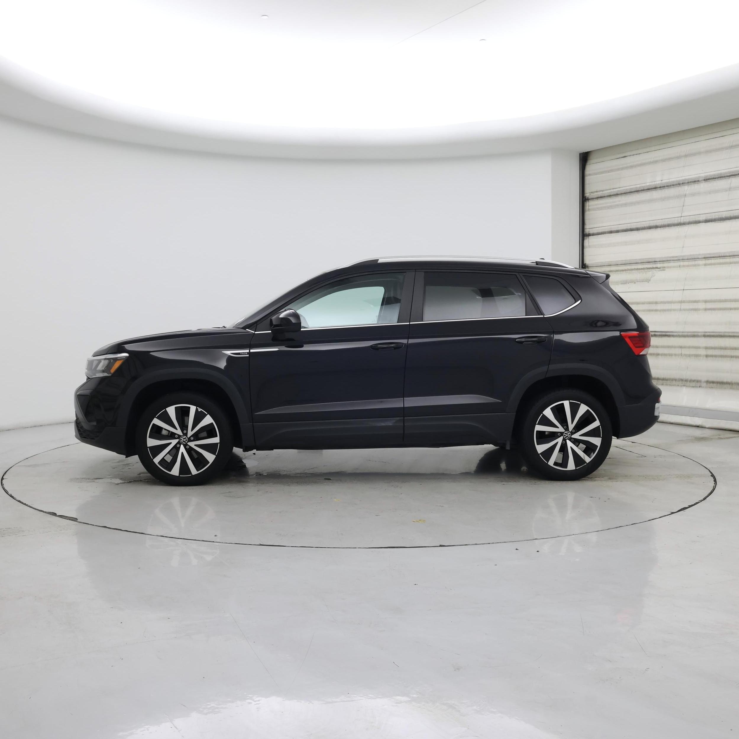 Thumbnail: 2022 Volkswagen Taos - 3