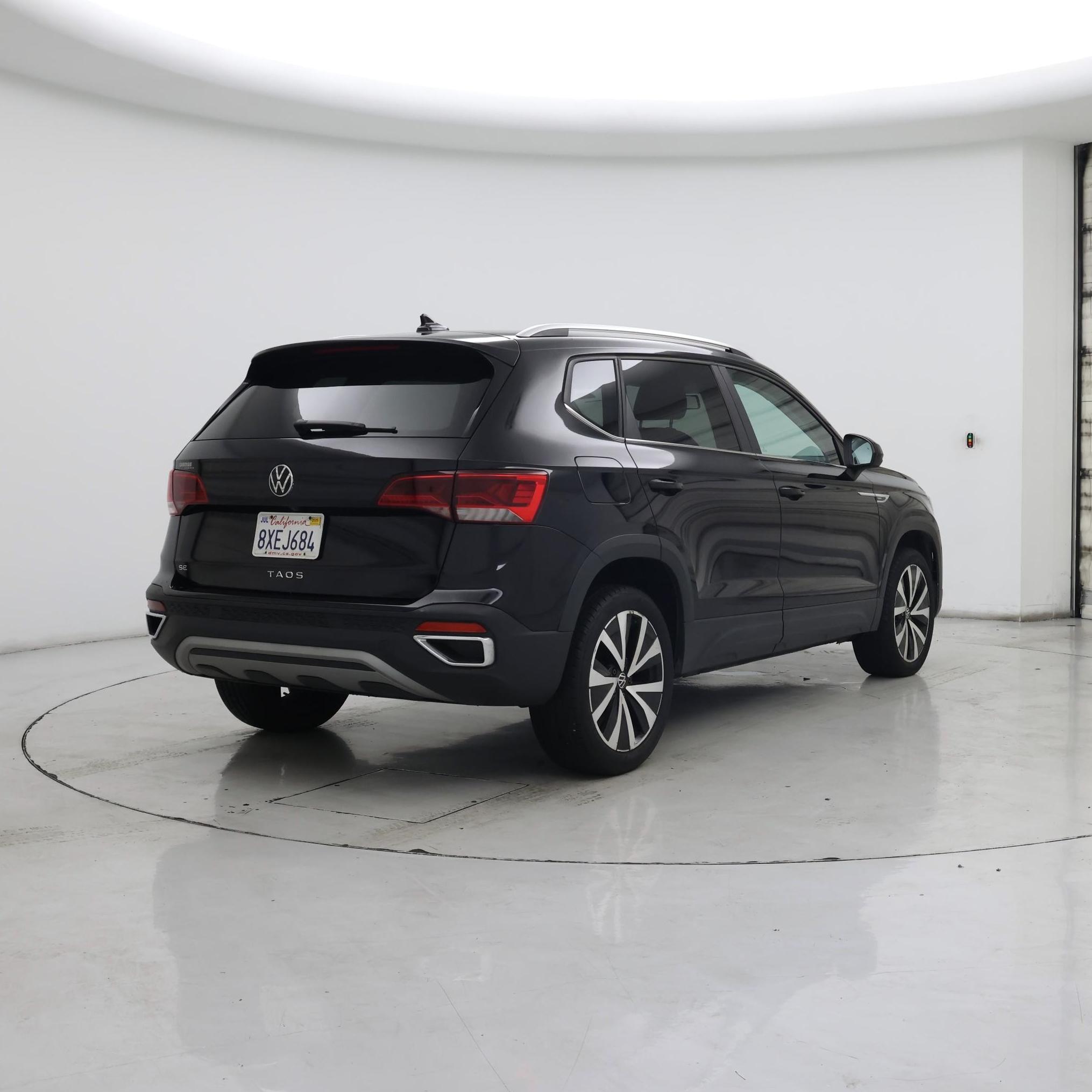 Thumbnail: 2022 Volkswagen Taos - 8