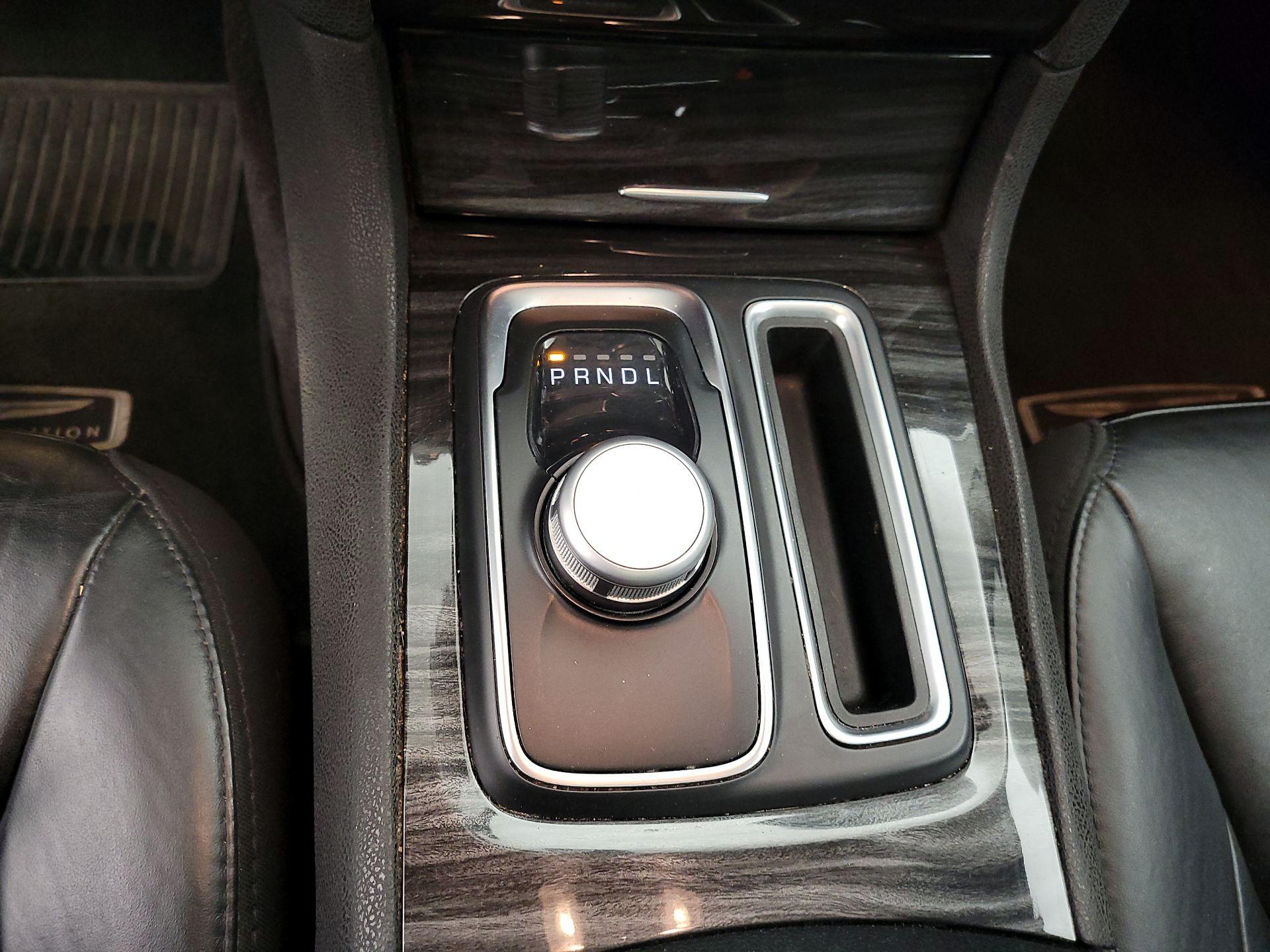 Thumbnail: 2016 Chrysler 300 - 16