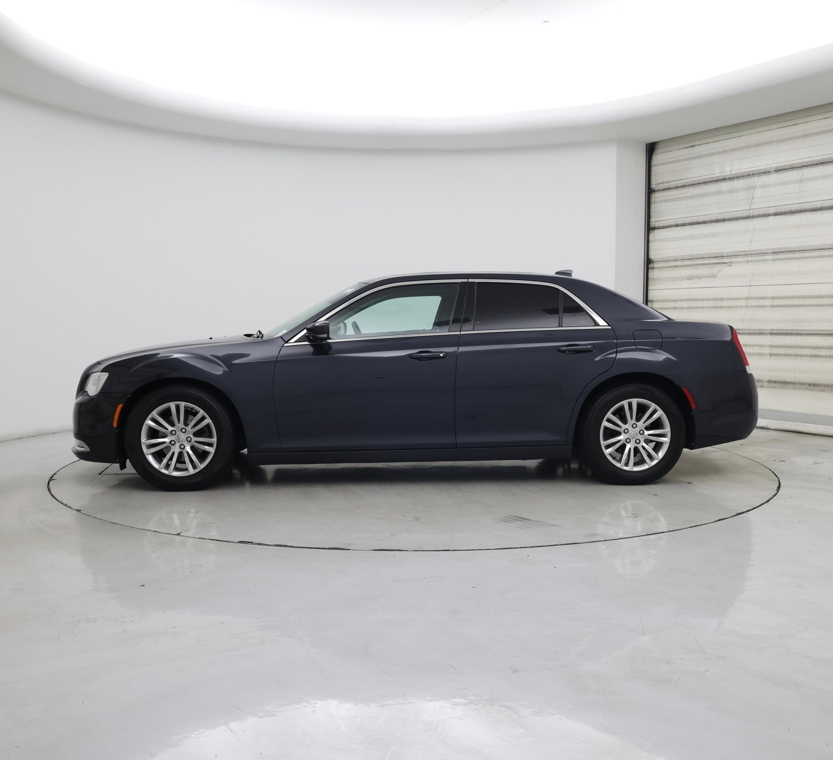 Thumbnail: 2016 Chrysler 300 - 3