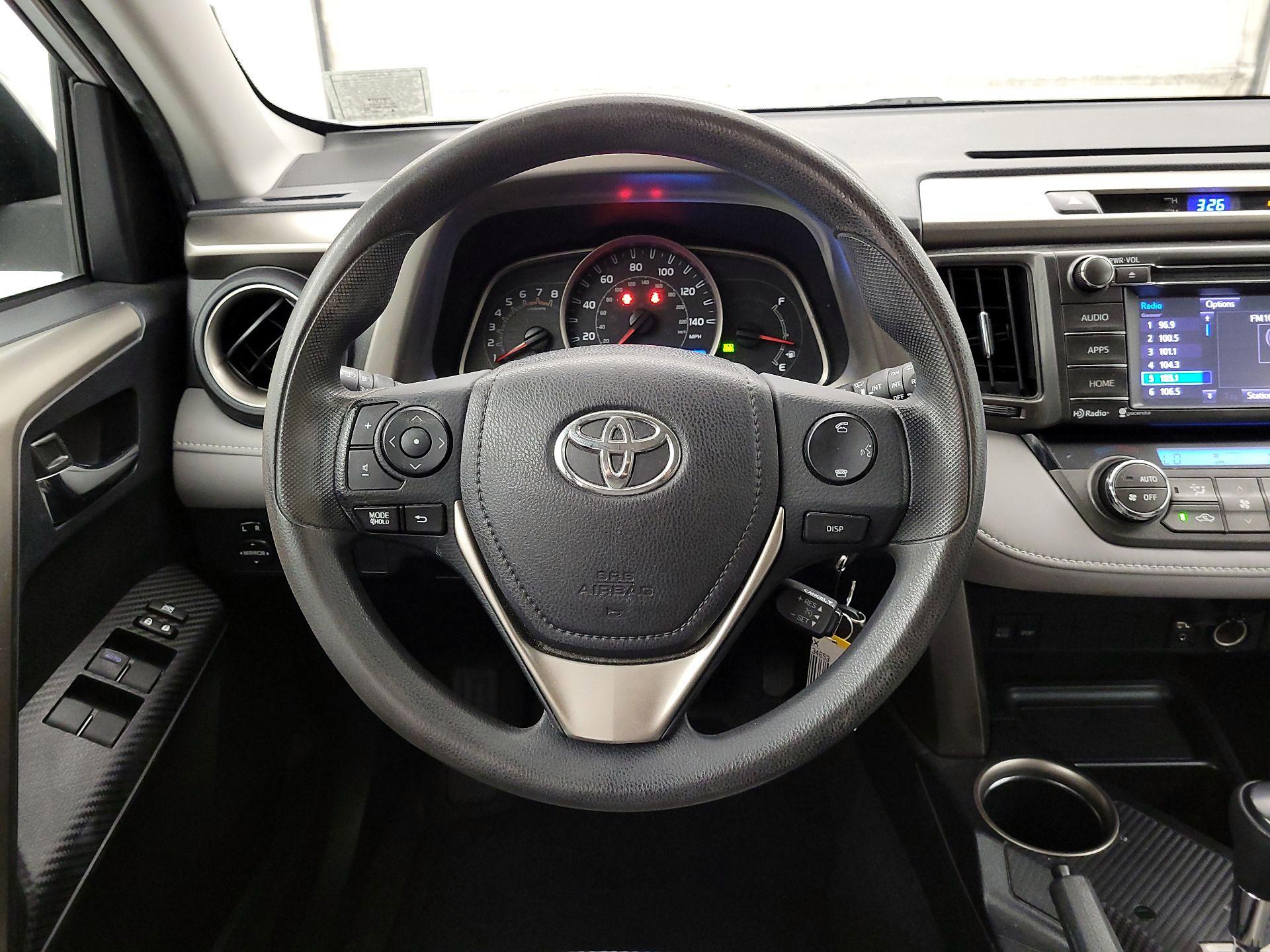 Thumbnail: 2015 Toyota RAV4 - 10
