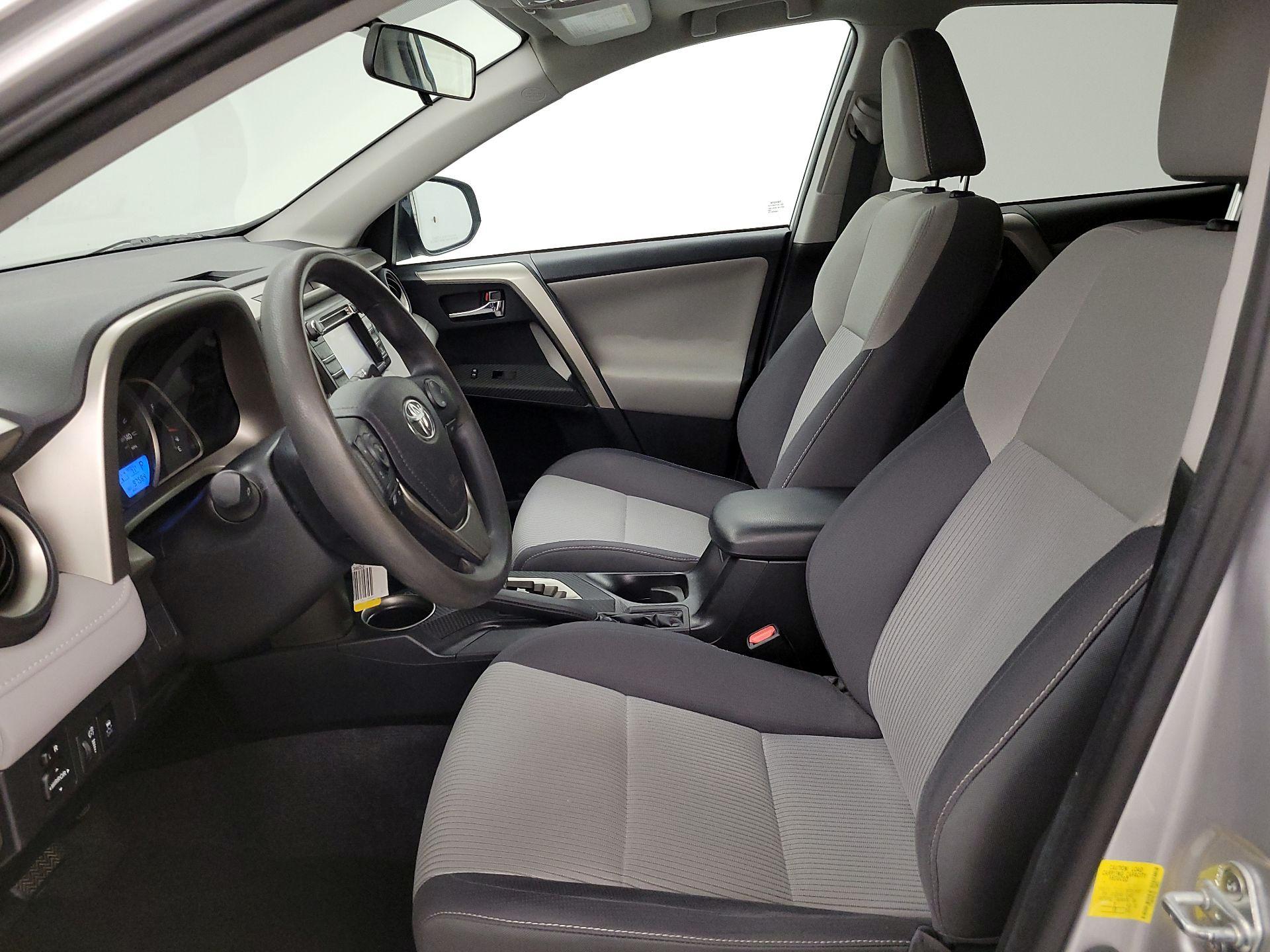 Thumbnail: 2015 Toyota RAV4 - 11