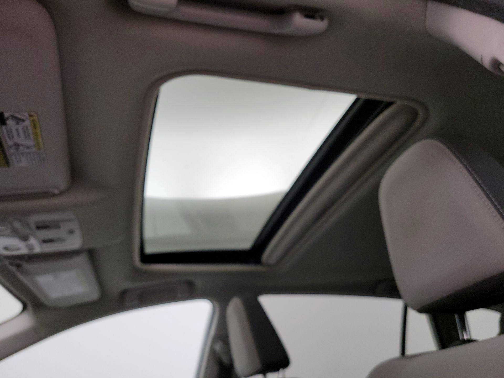 Thumbnail: 2015 Toyota RAV4 - 17