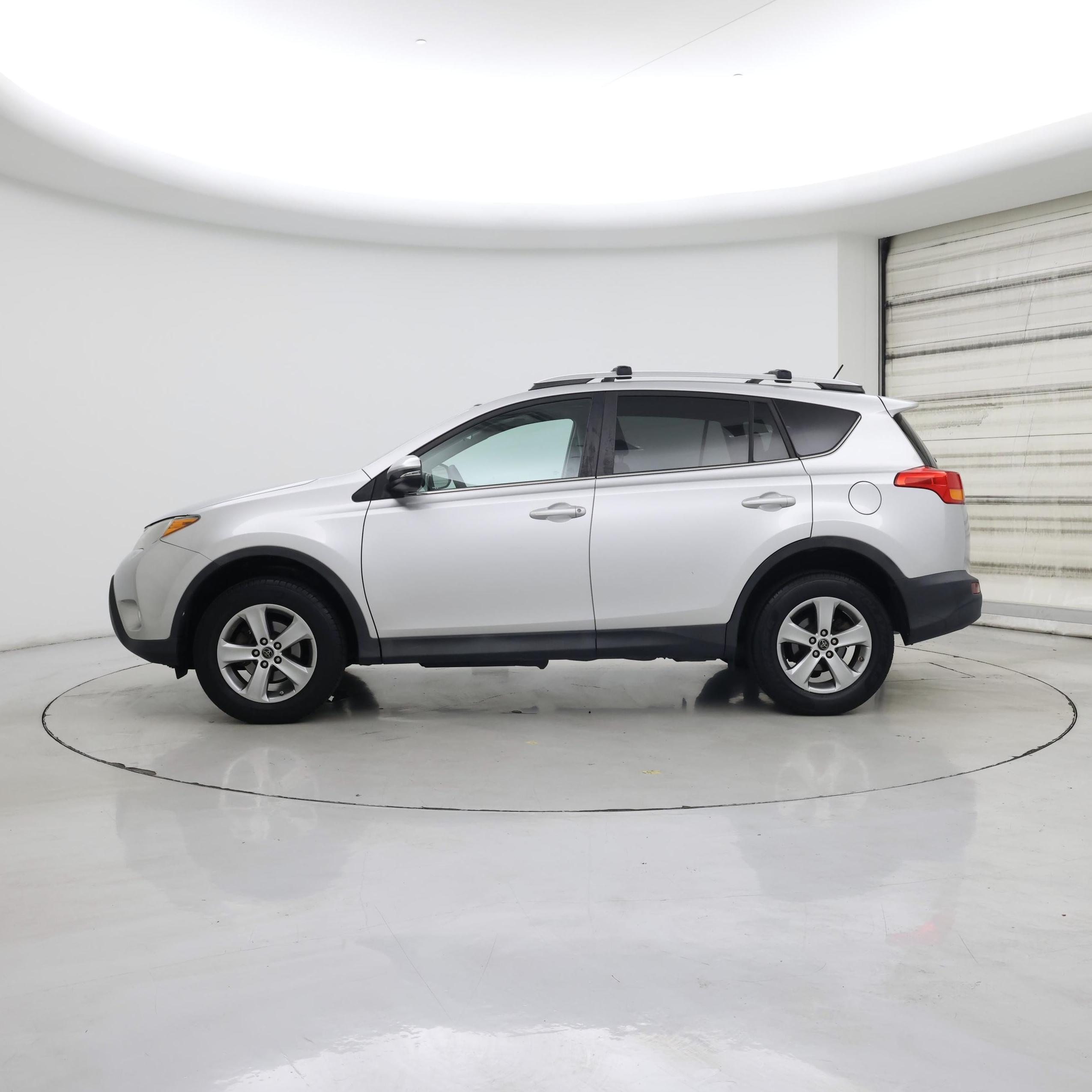Thumbnail: 2015 Toyota RAV4 - 3