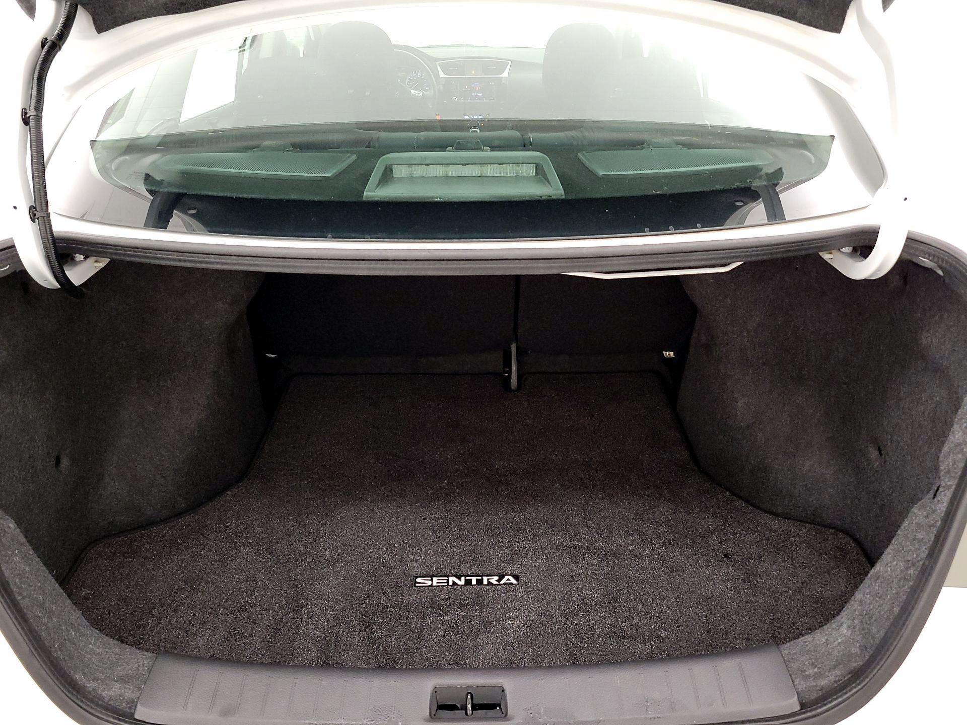 Thumbnail: 2019 Nissan Sentra - 17