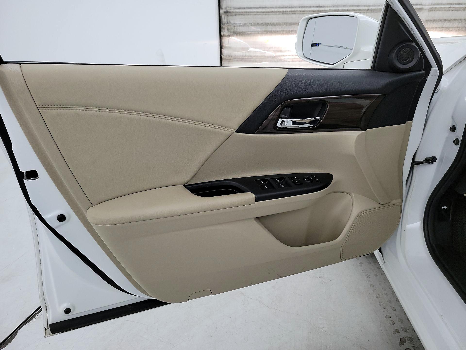 Thumbnail: 2016 Honda Accord - 12