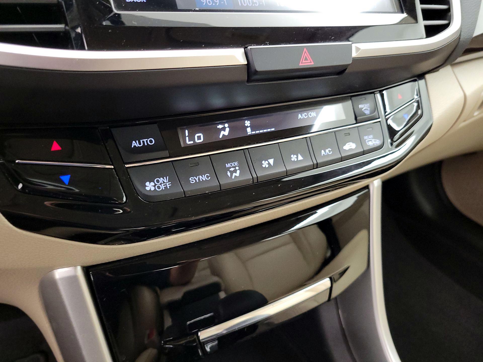 Thumbnail: 2016 Honda Accord - 16