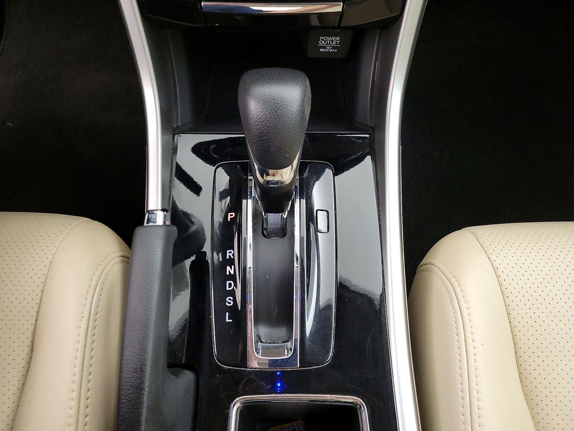 Thumbnail: 2016 Honda Accord - 17