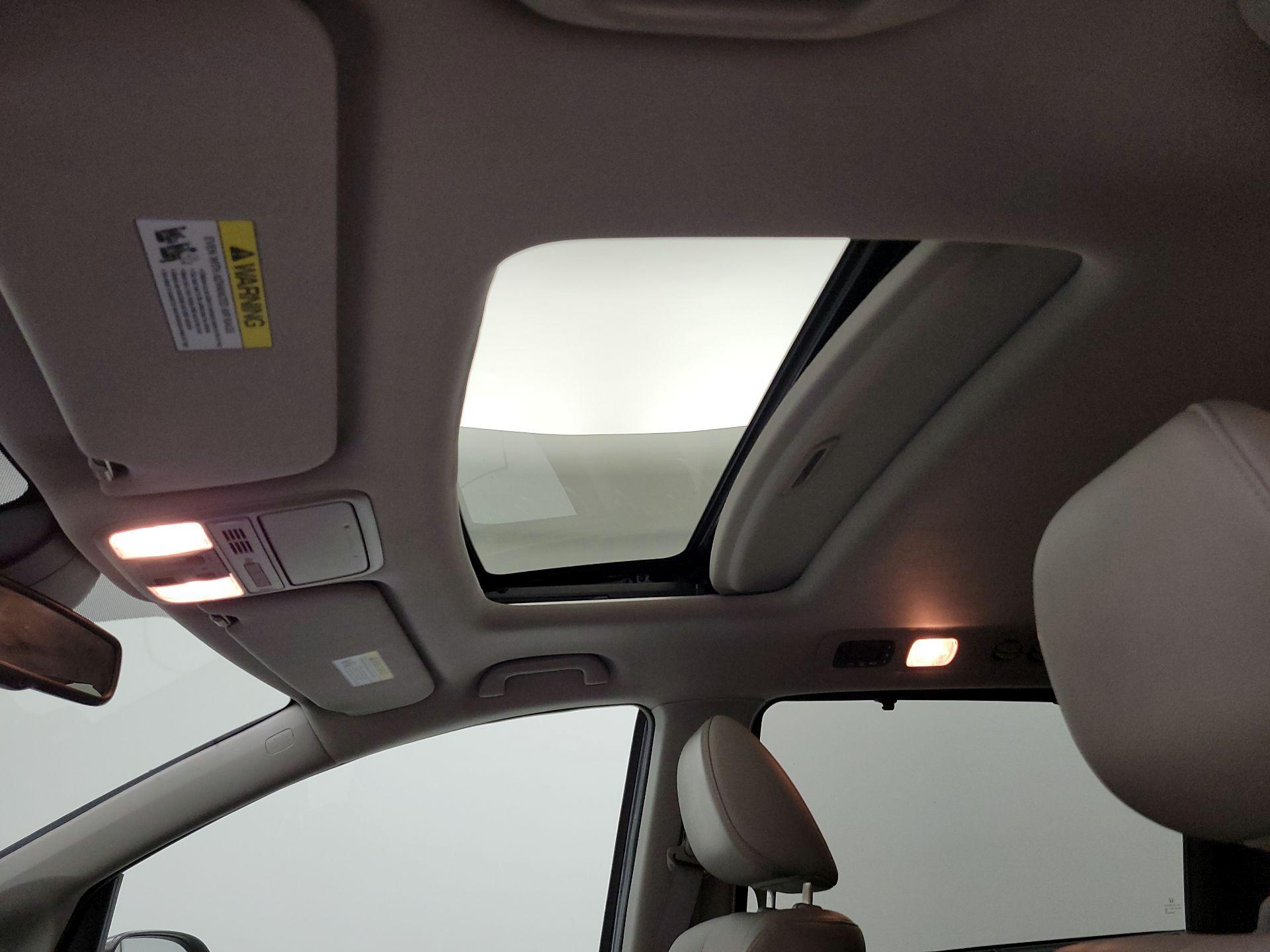 Thumbnail: 2016 Honda Odyssey - 17