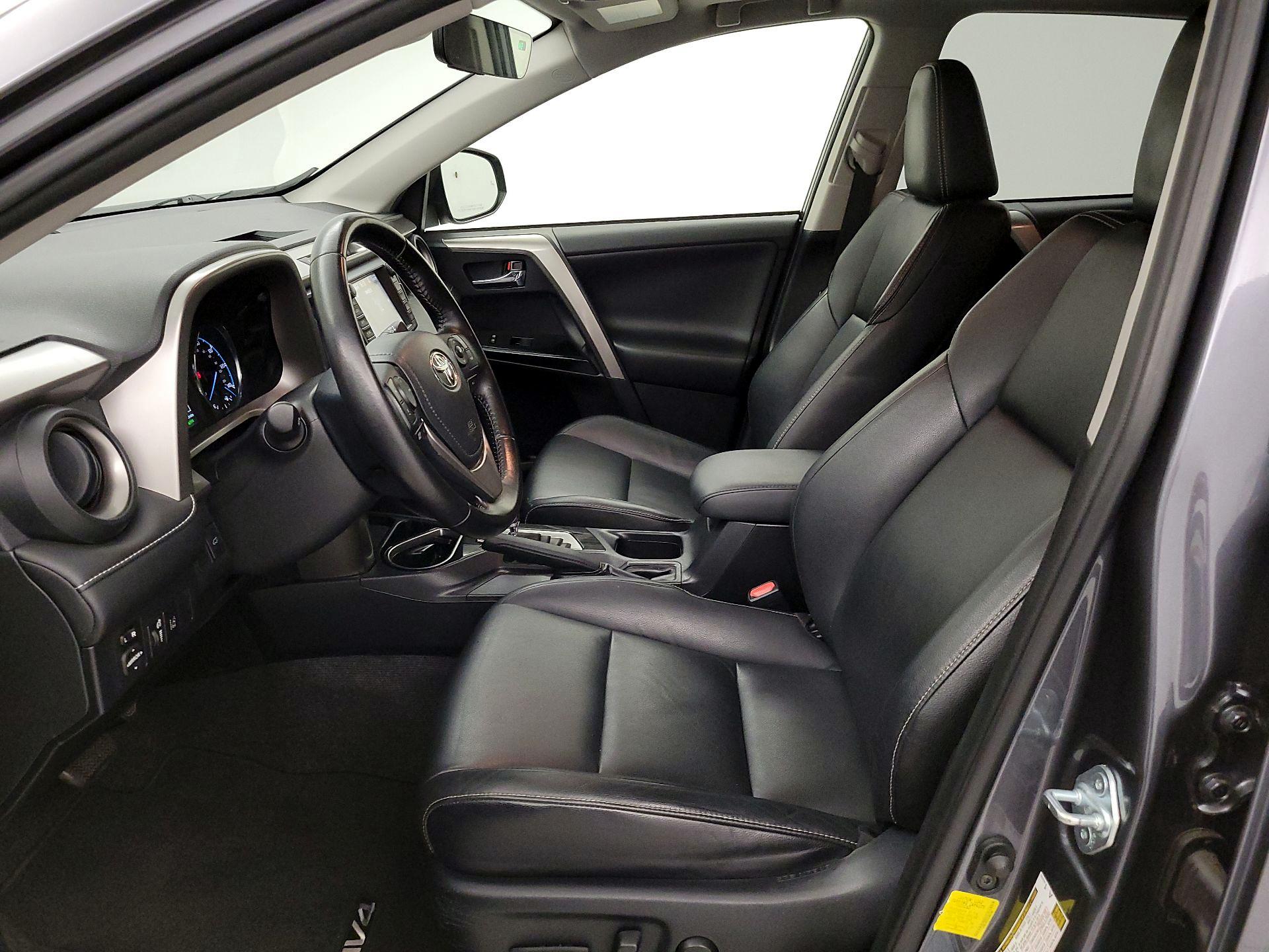 Thumbnail: 2016 Toyota RAV4 - 11