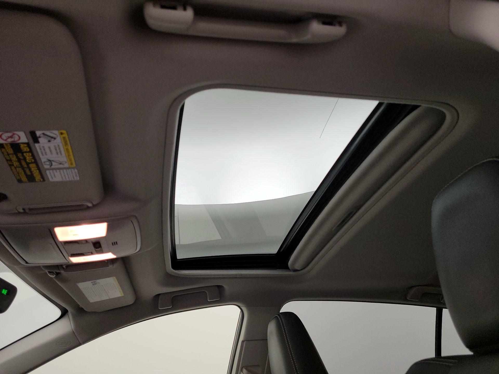 Thumbnail: 2016 Toyota RAV4 - 17