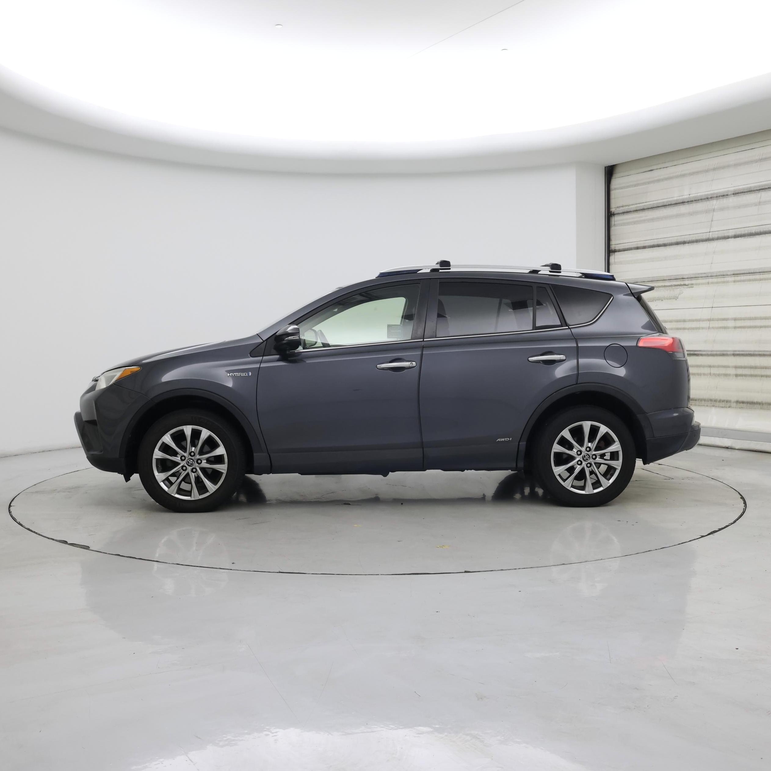 Thumbnail: 2016 Toyota RAV4 - 3