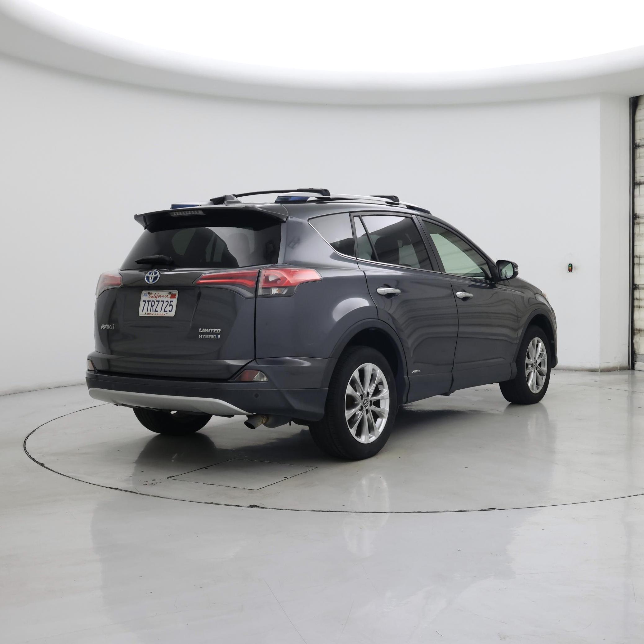 Thumbnail: 2016 Toyota RAV4 - 8