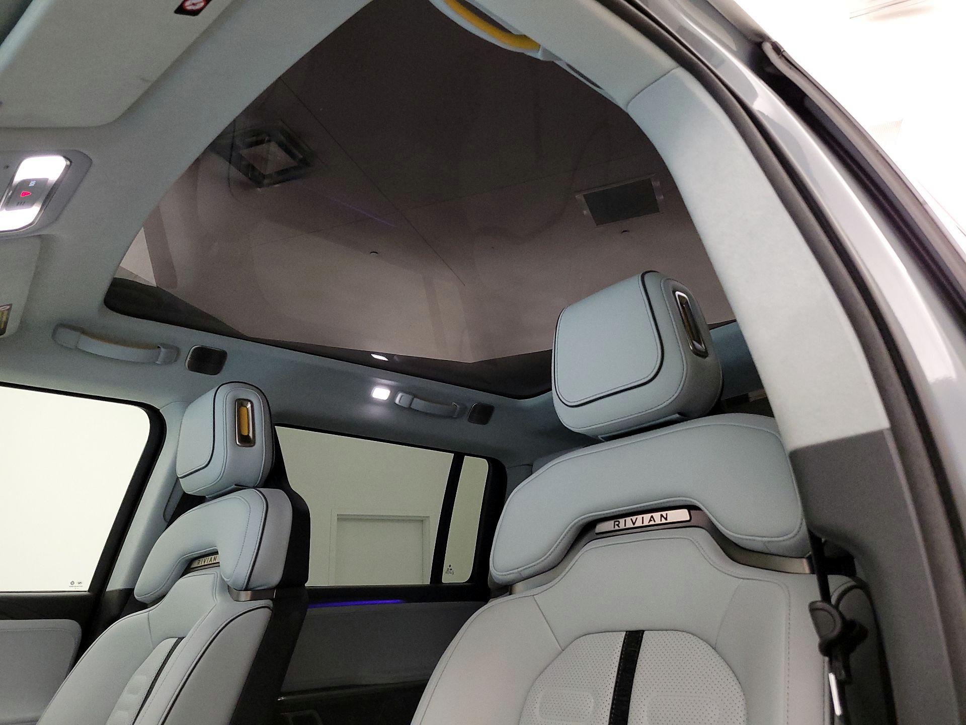 Thumbnail: 2023 Rivian R1S - 18