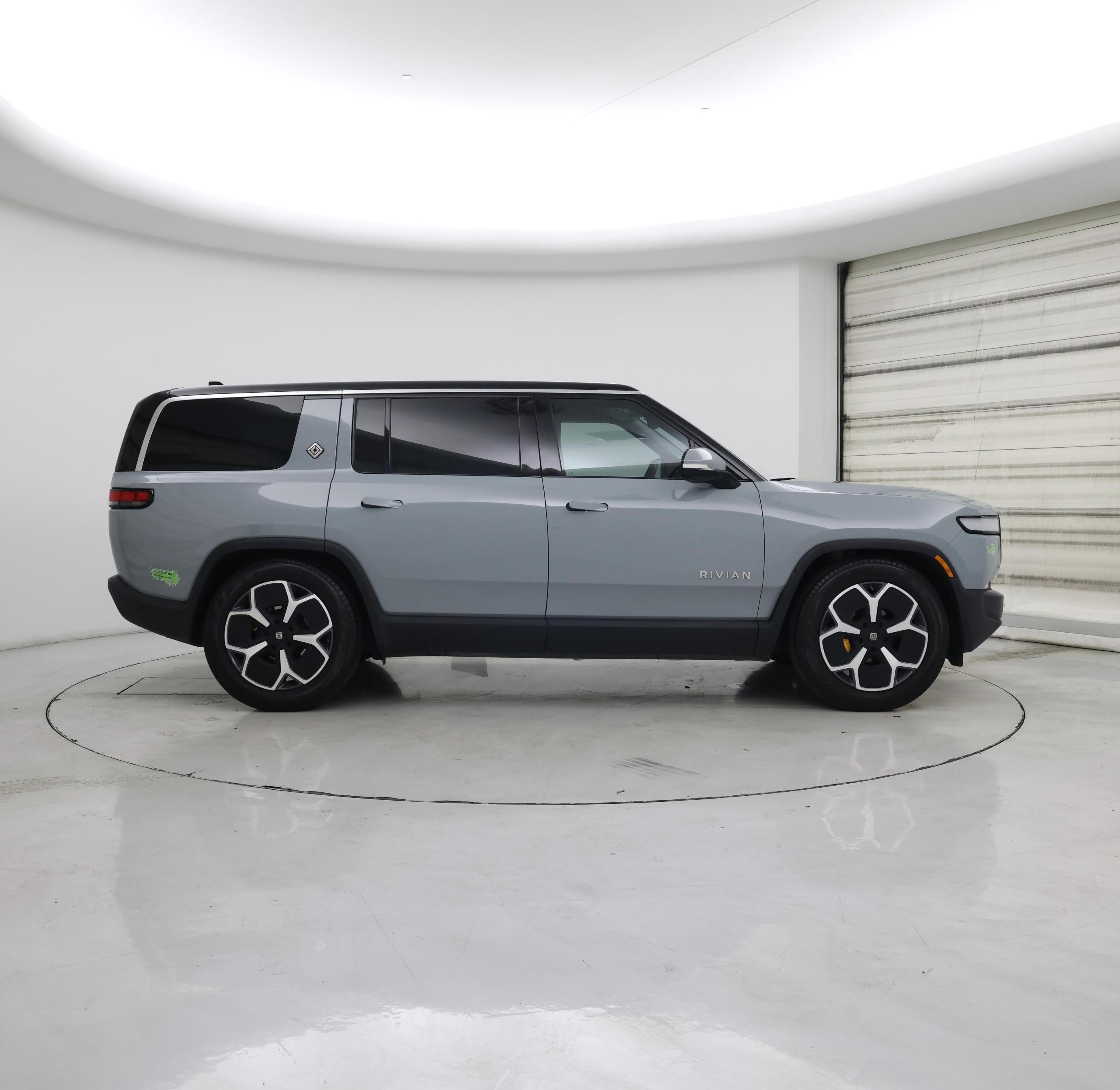 Thumbnail: 2023 Rivian R1S - 7