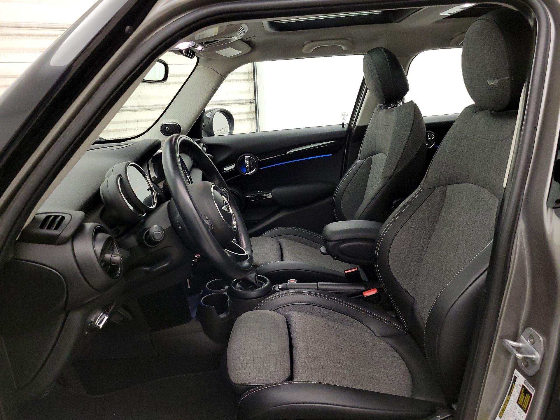 Thumbnail: 2017 MINI Cooper Hardtop - 11