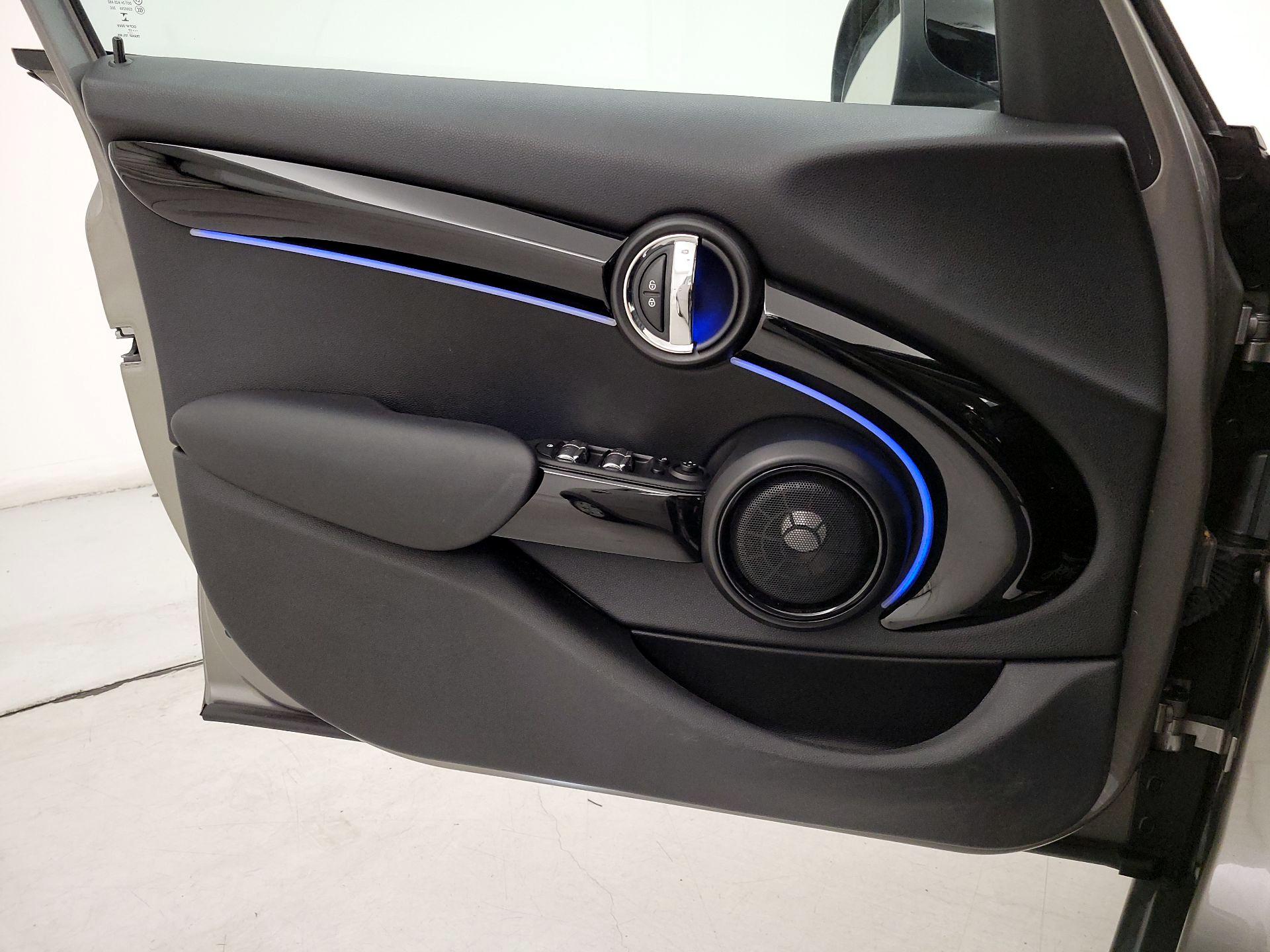 Thumbnail: 2017 MINI Cooper Hardtop - 12