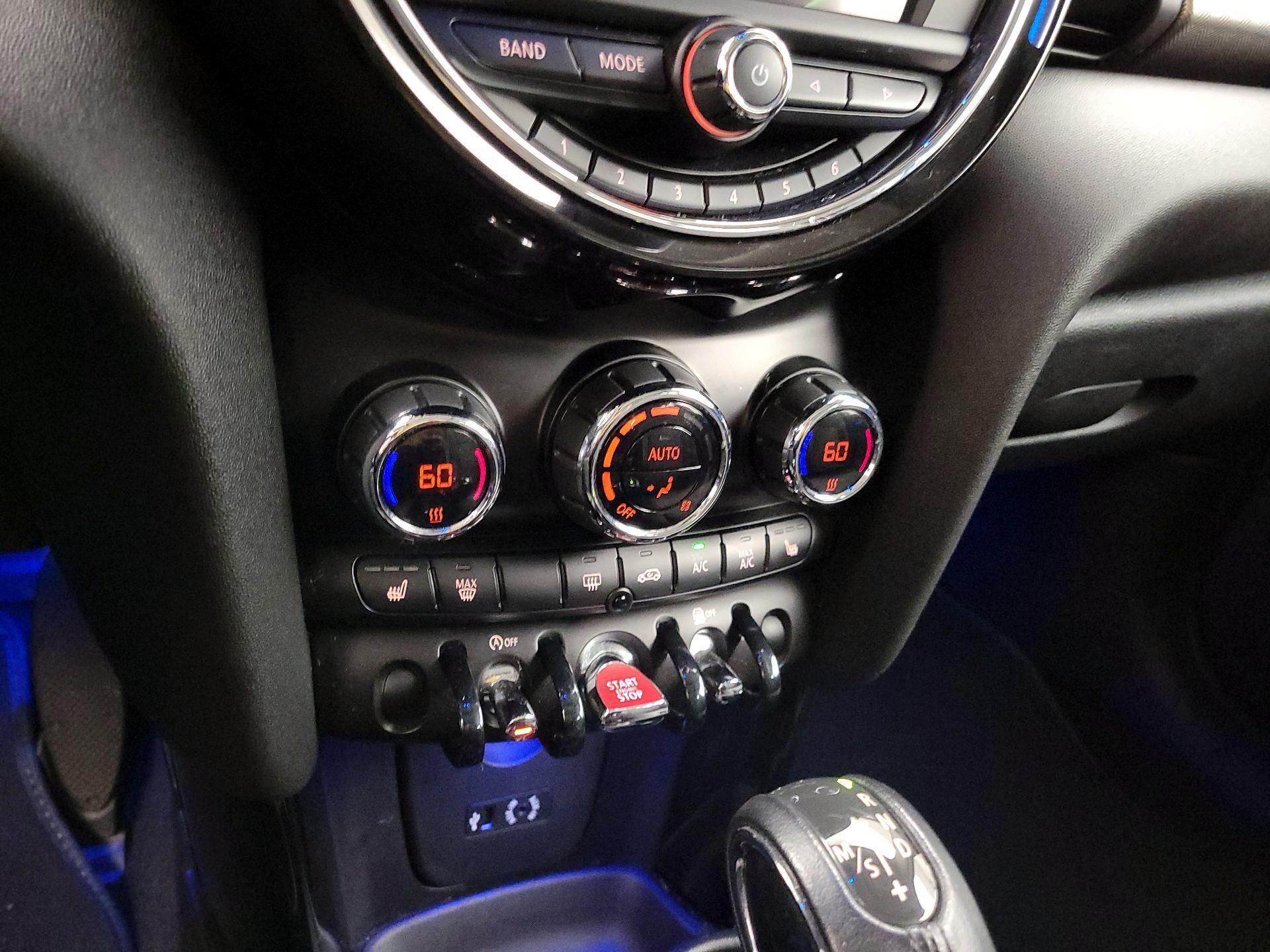 Thumbnail: 2017 MINI Cooper Hardtop - 15