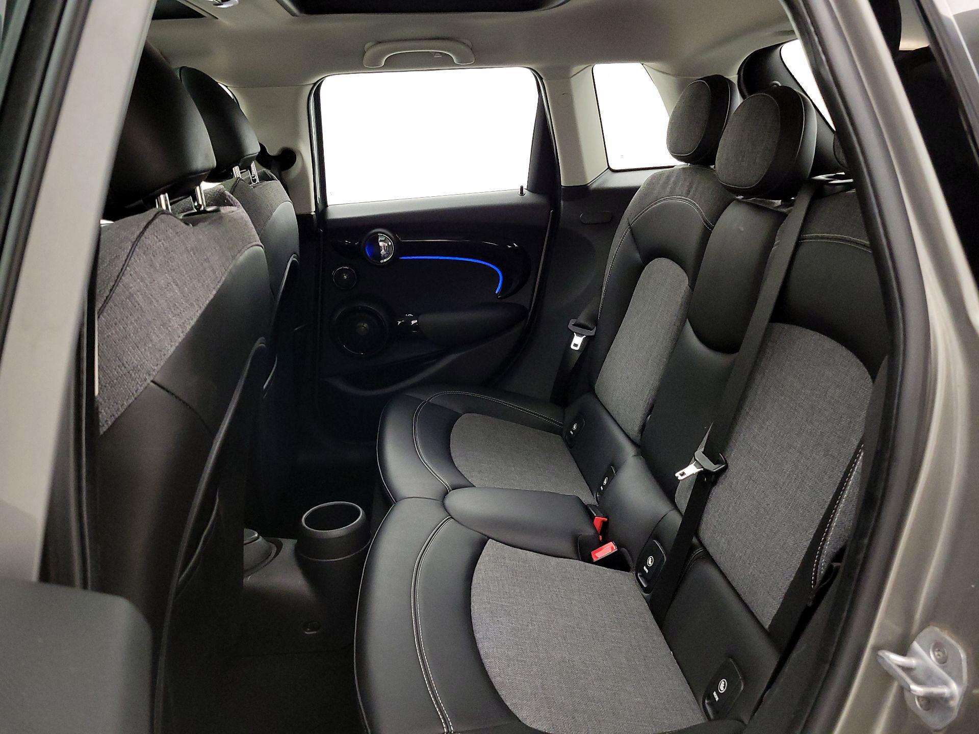 Thumbnail: 2017 MINI Cooper Hardtop - 19