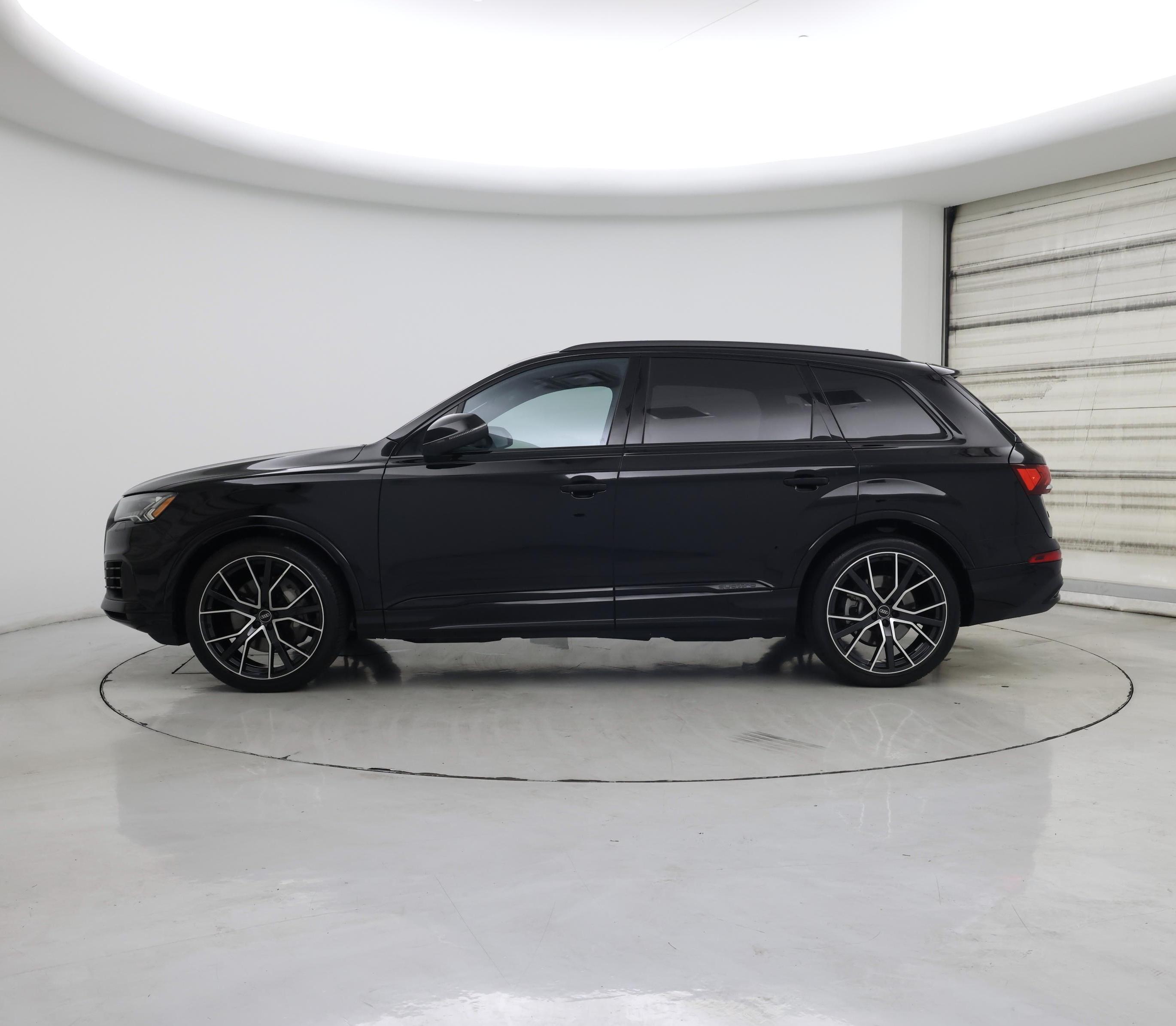 Thumbnail: 2021 Audi Q7 - 3