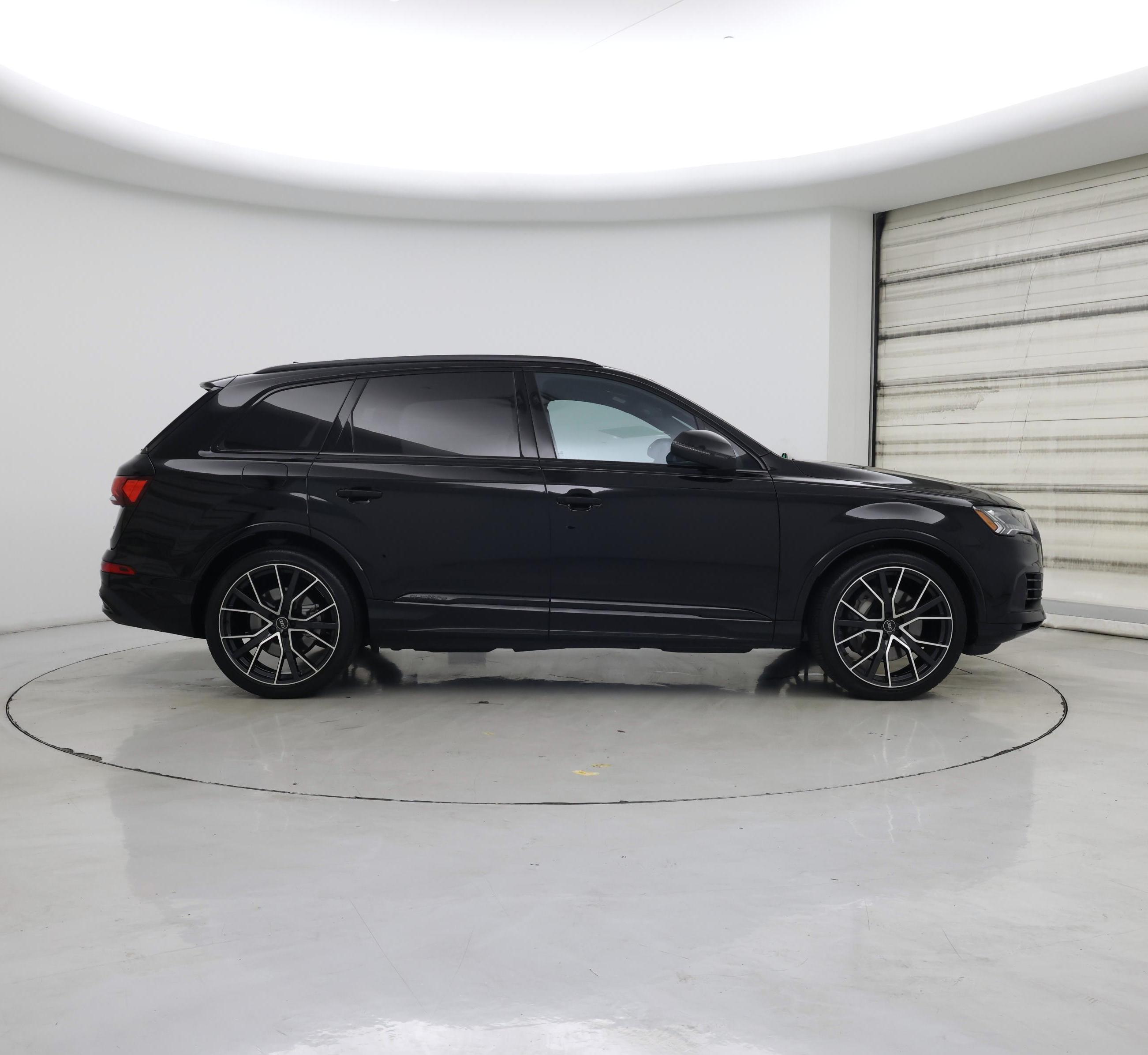 Thumbnail: 2021 Audi Q7 - 7