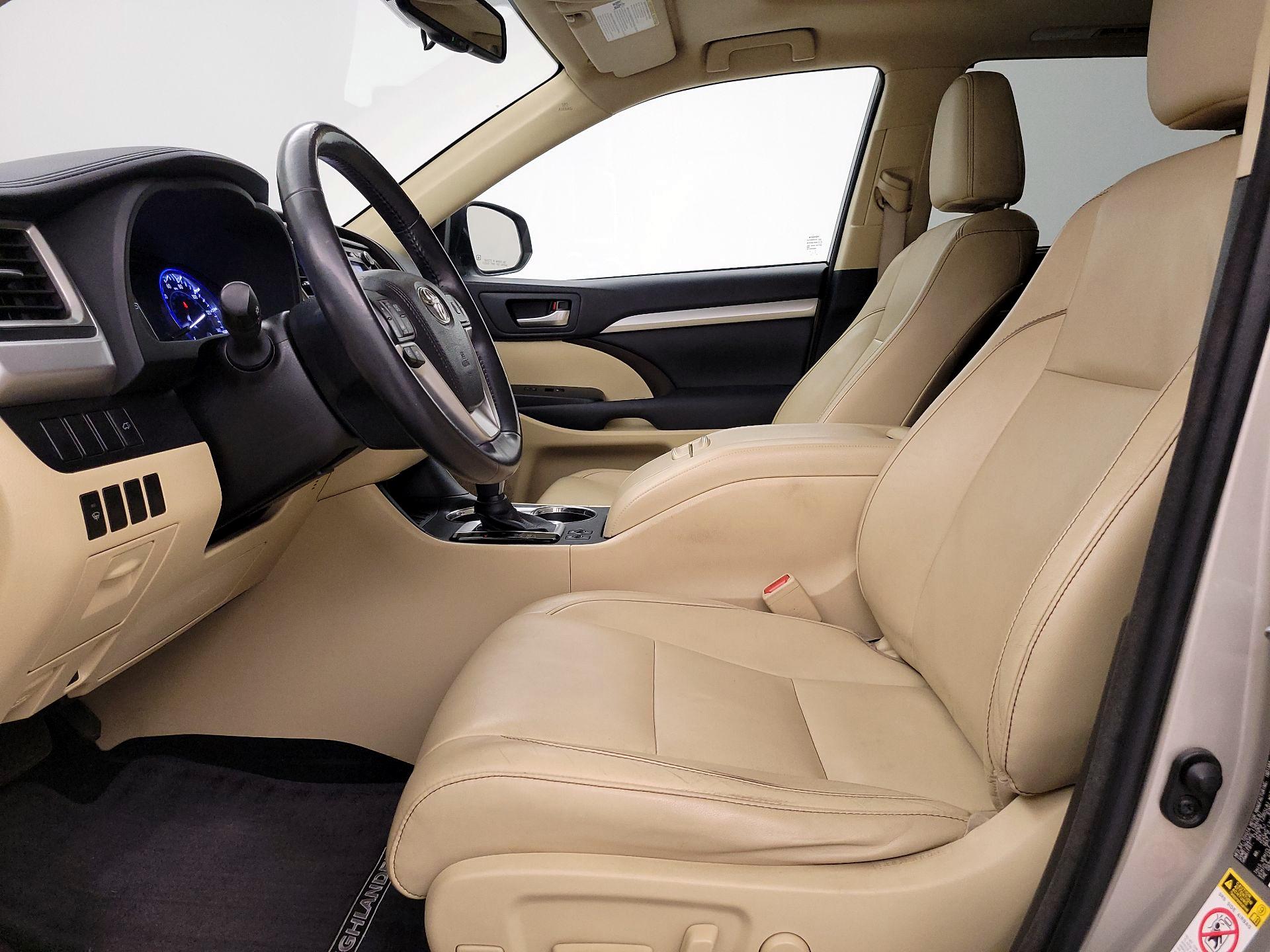 Thumbnail: 2015 Toyota Highlander - 11