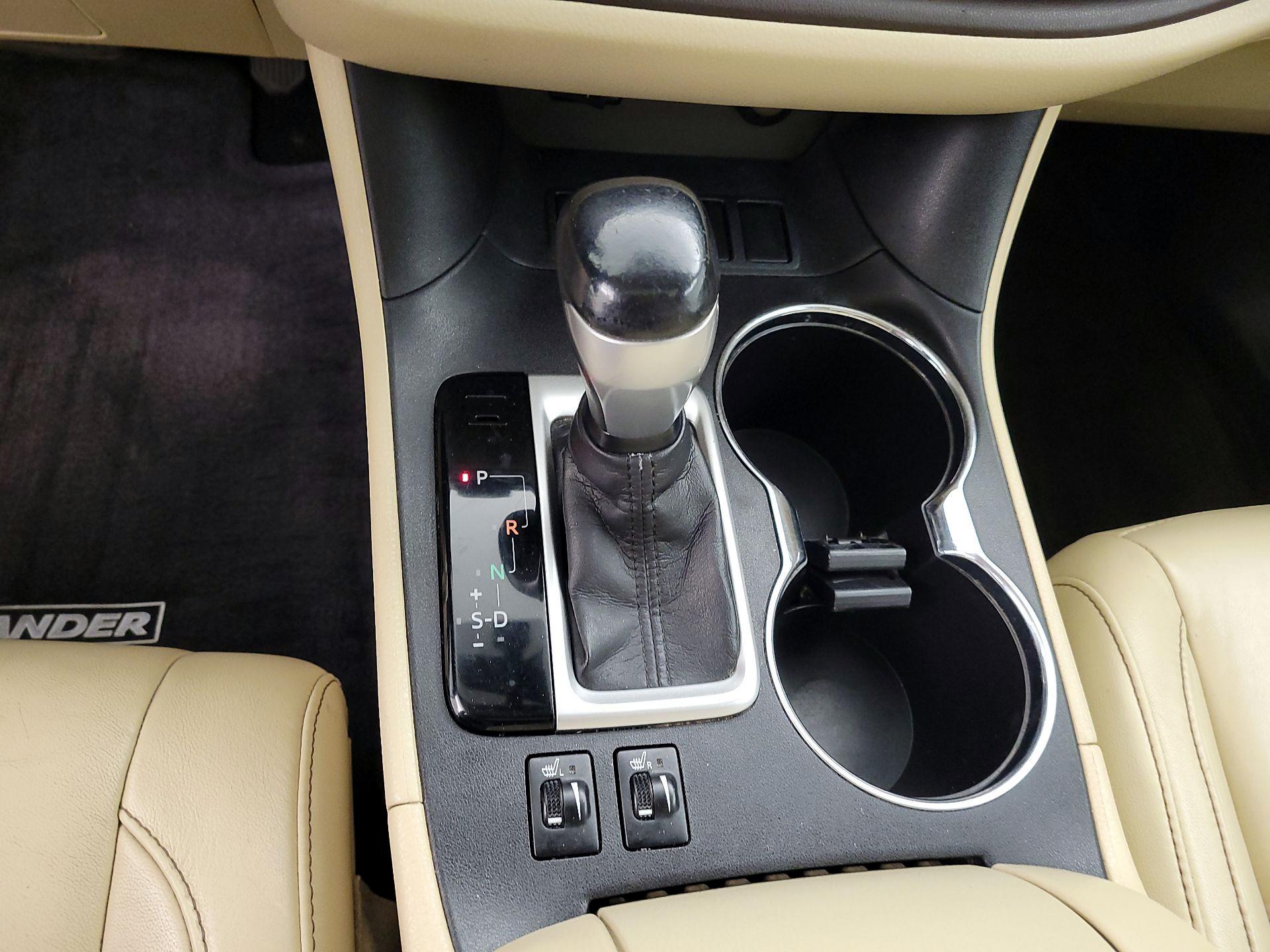 Thumbnail: 2015 Toyota Highlander - 16