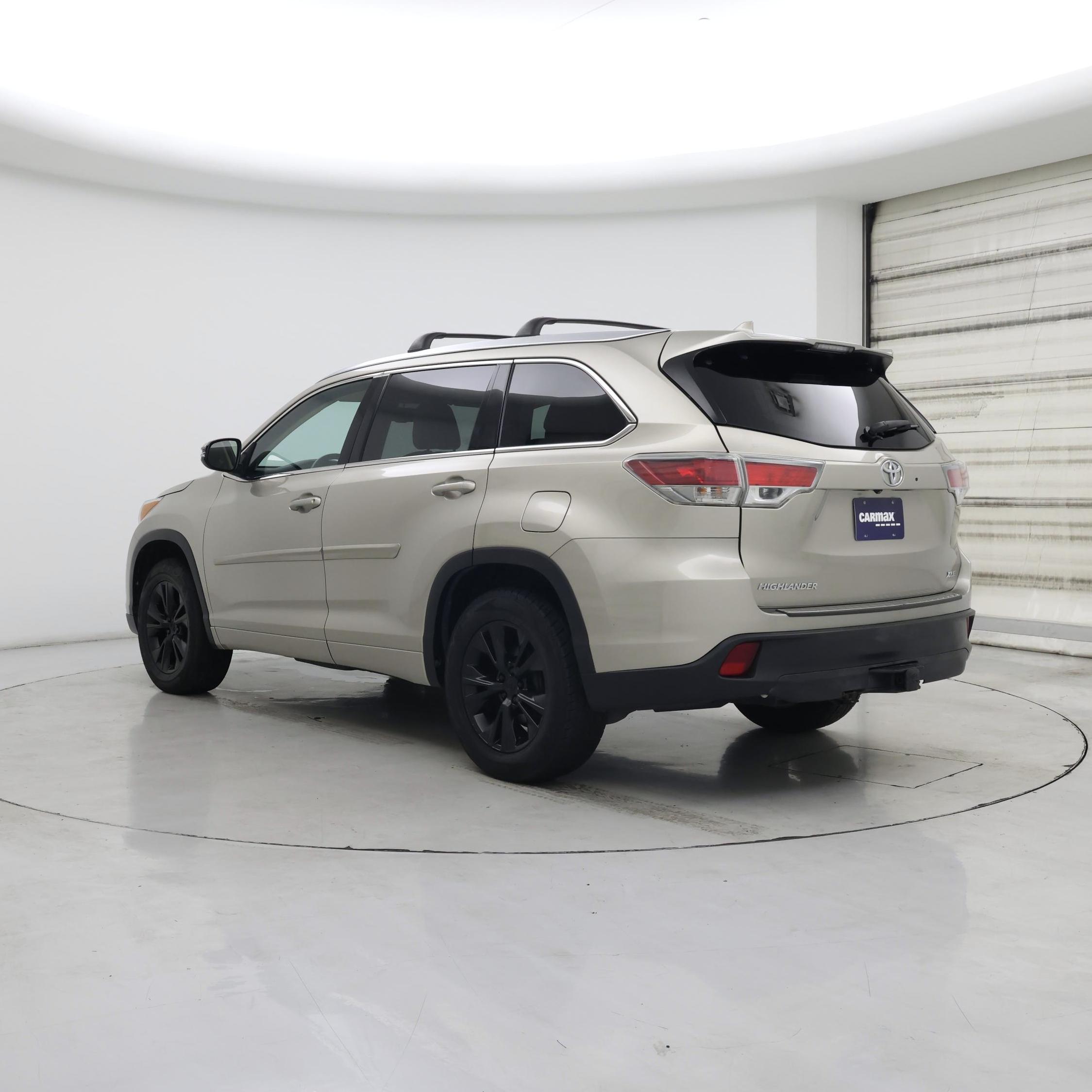 Thumbnail: 2015 Toyota Highlander - 2