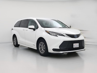 White 2021 Toyota Sienna Hybrid LE