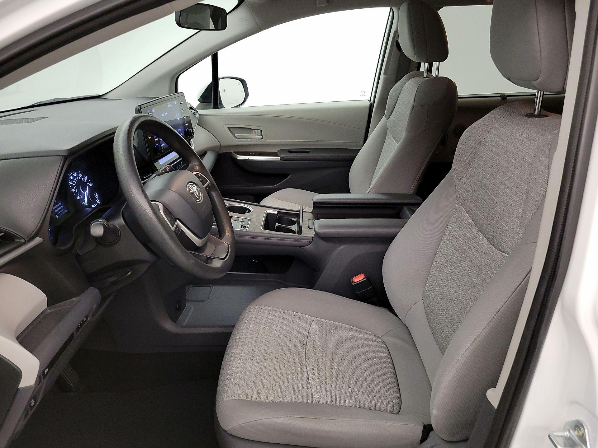 Thumbnail: 2021 Toyota Sienna - 11