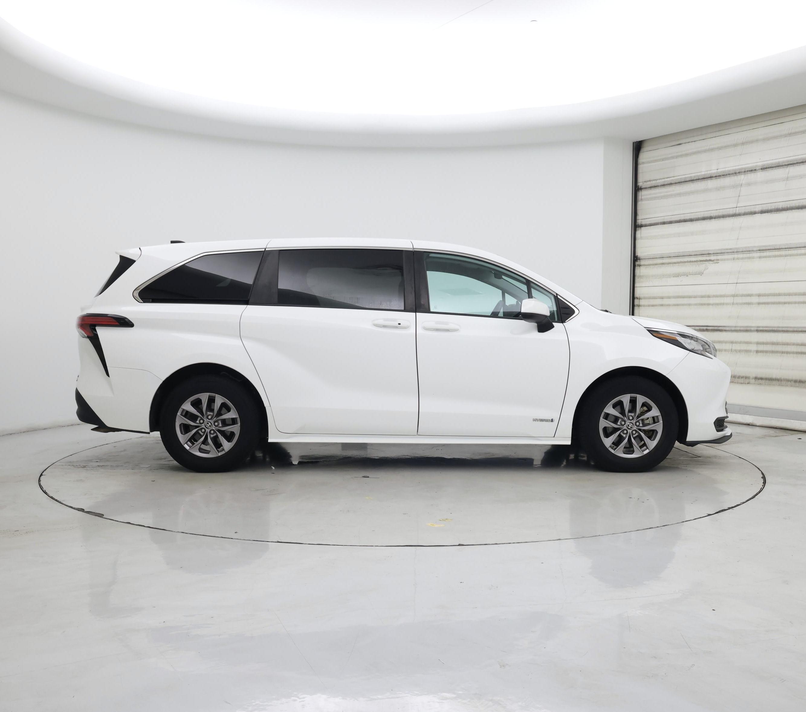 Thumbnail: 2021 Toyota Sienna - 7