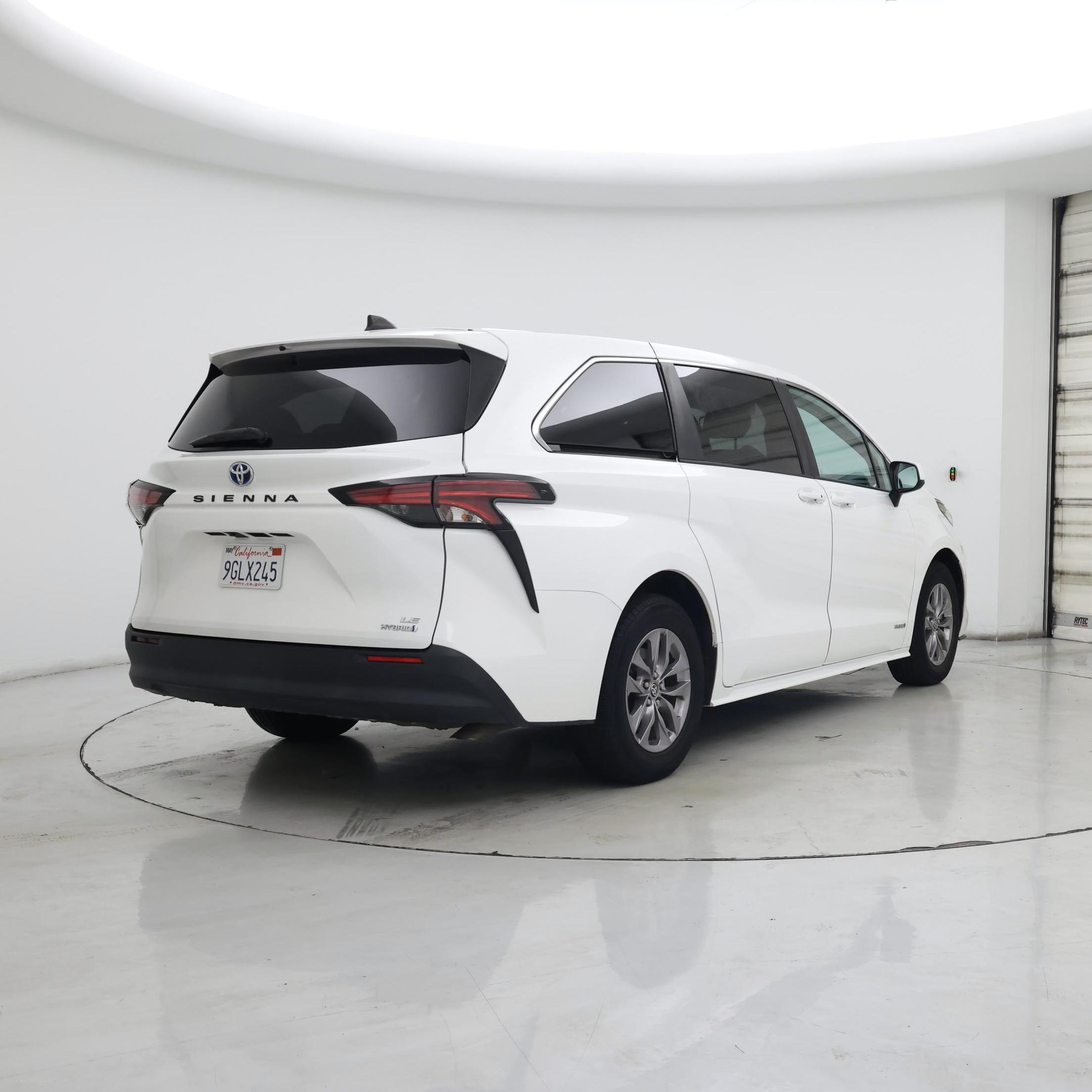Thumbnail: 2021 Toyota Sienna - 8