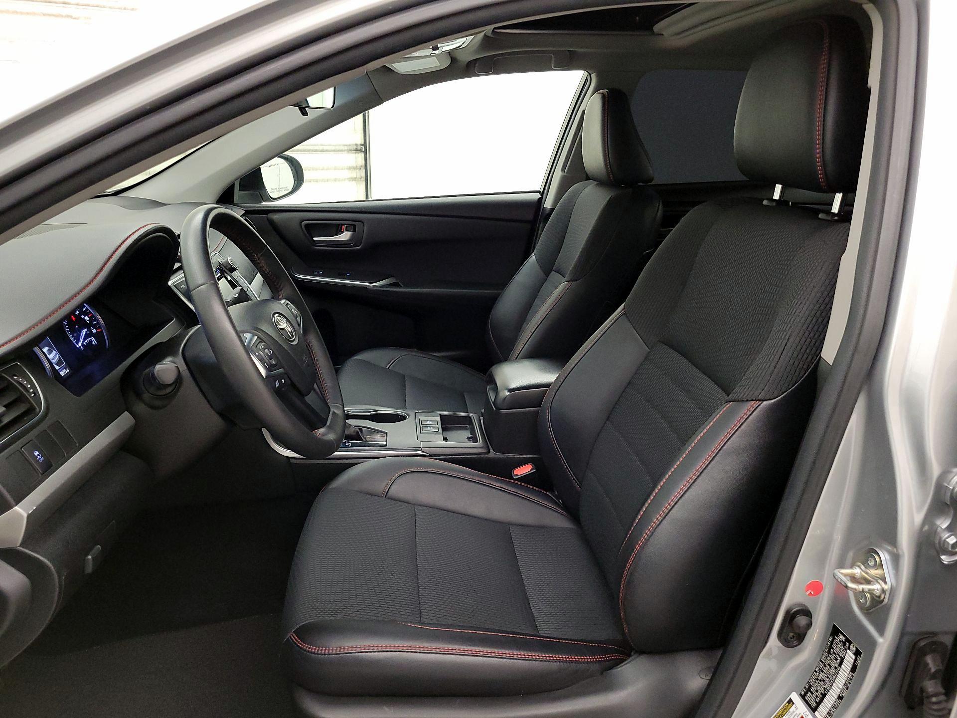 Thumbnail: 2017 Toyota Camry - 11