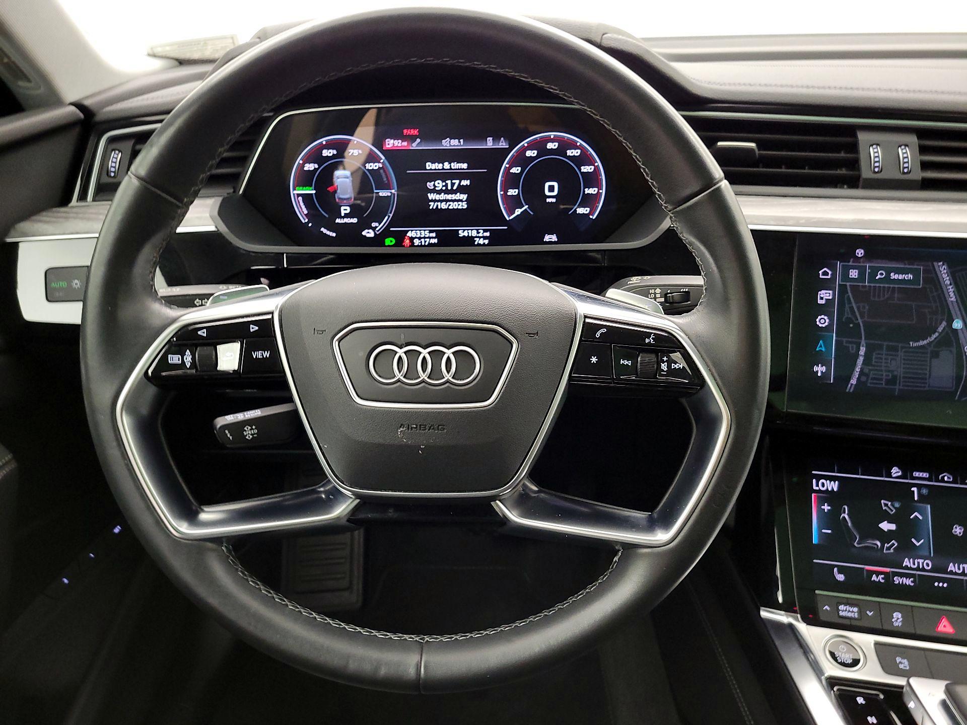 Thumbnail: 2021 Audi e-tron S - 10
