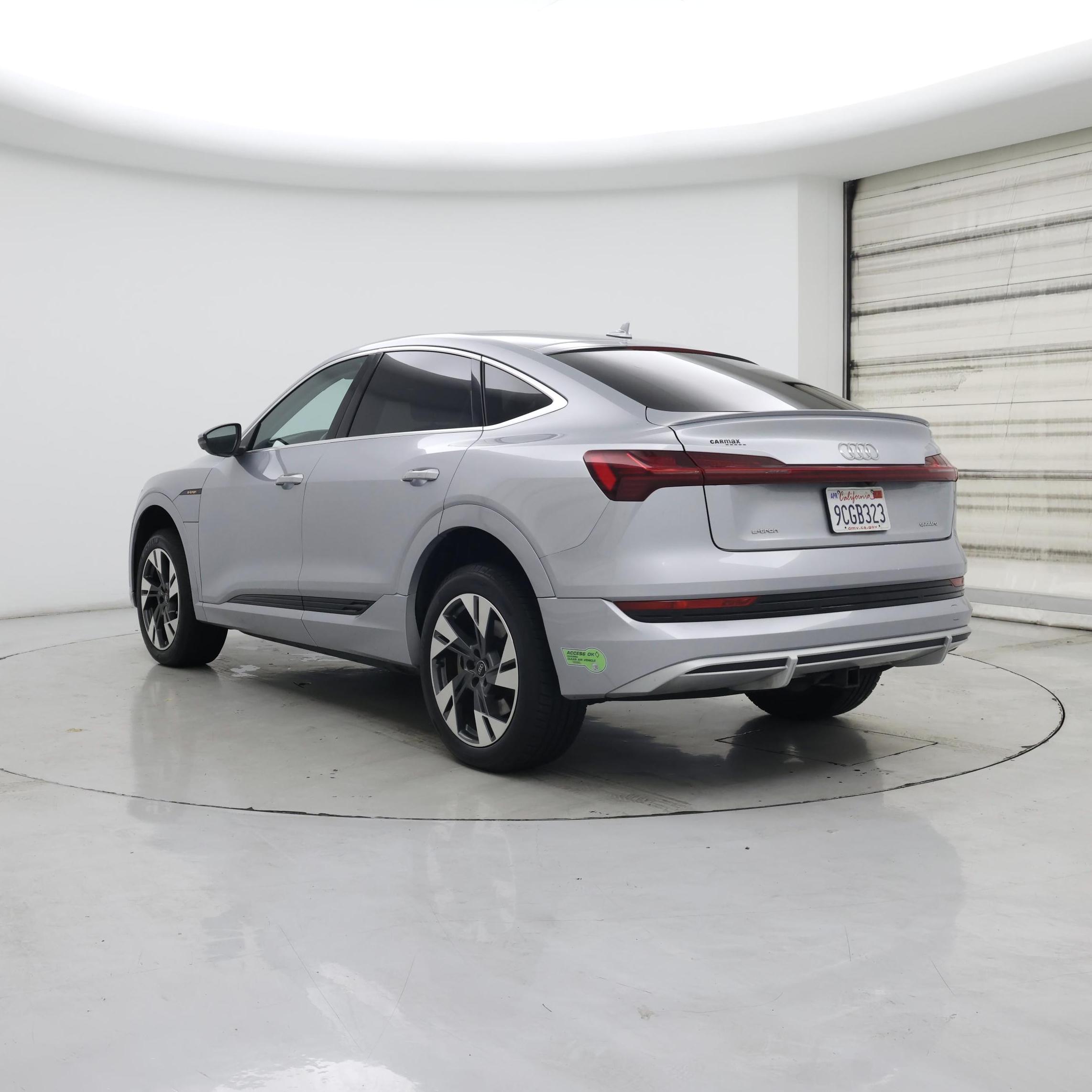Thumbnail: 2021 Audi e-tron S - 2