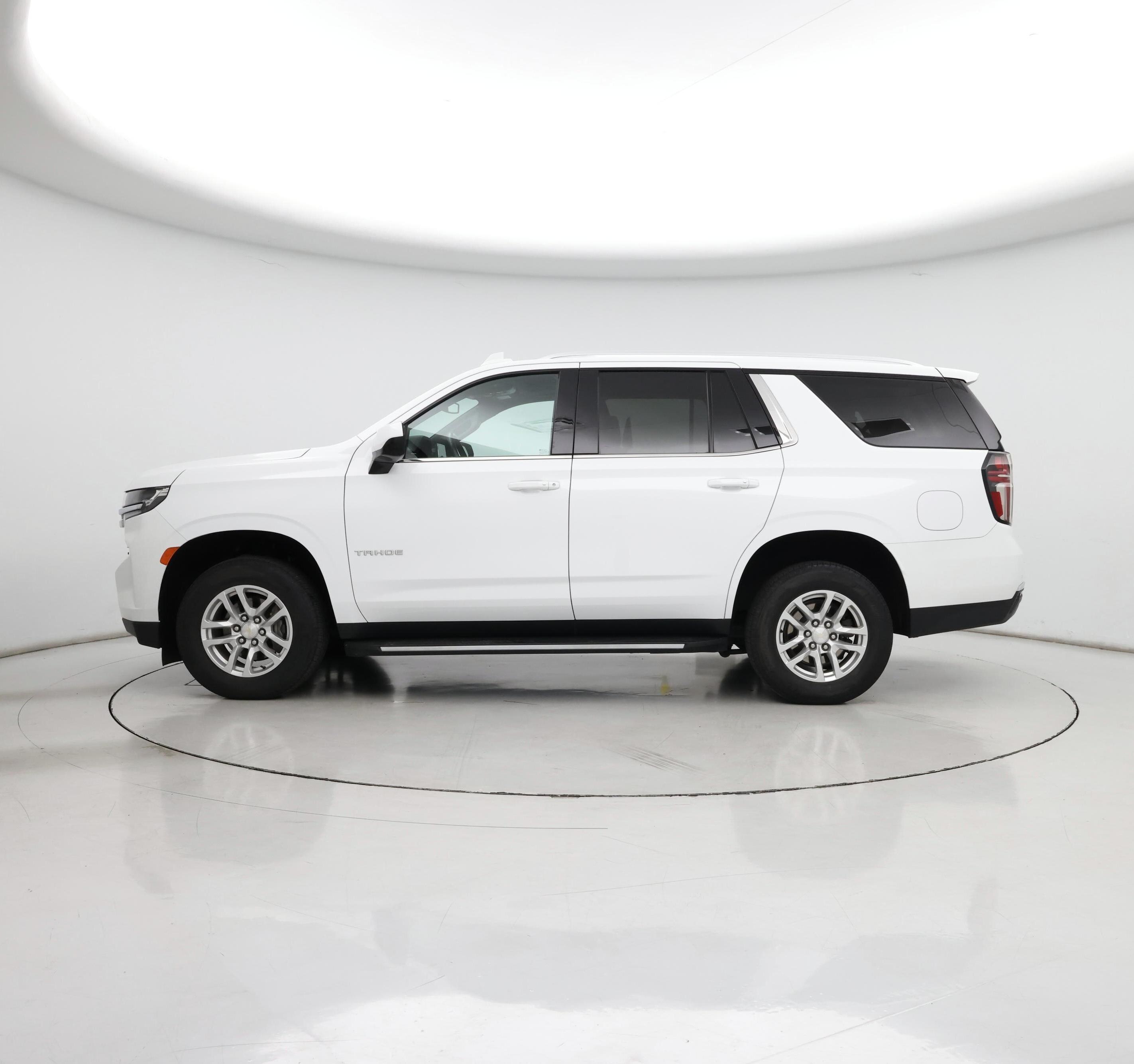 Thumbnail: 2021 Chevrolet Tahoe - 3