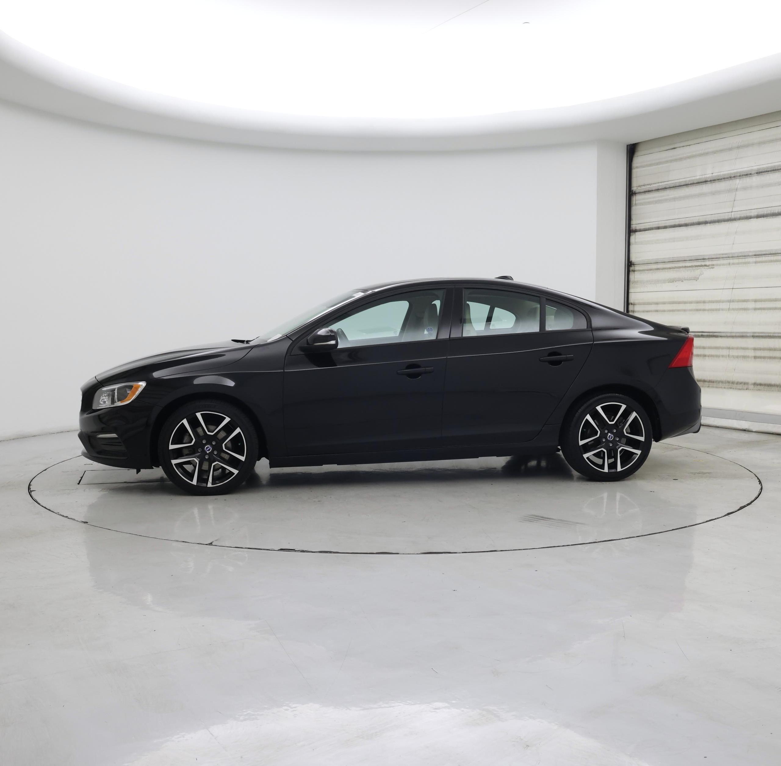 Thumbnail: 2017 Volvo S60 - 3