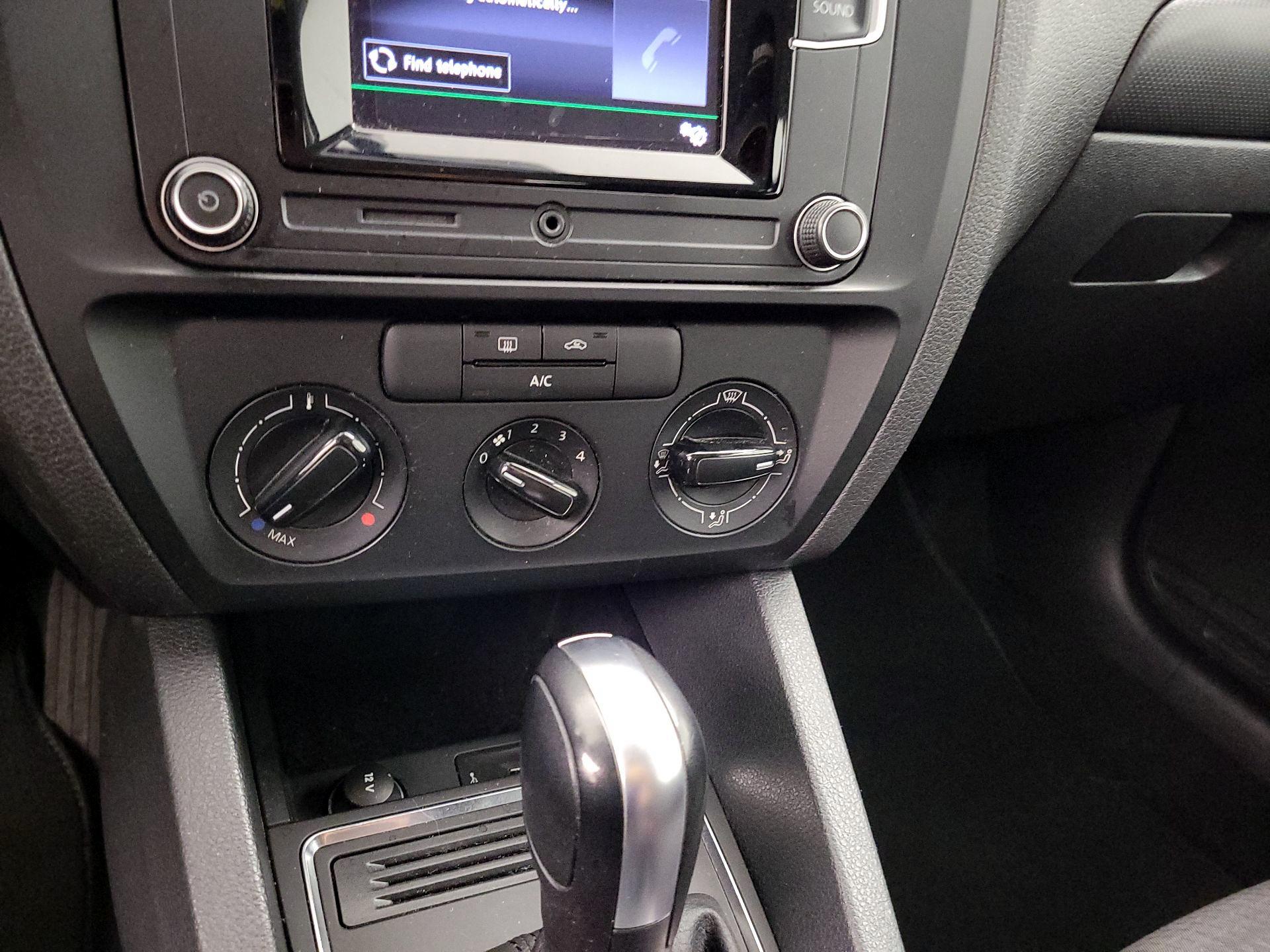 Thumbnail: 2016 Volkswagen Jetta - 15