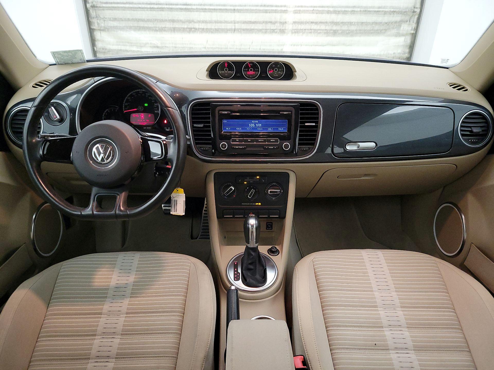 Thumbnail: 2013 Volkswagen Beetle - 9