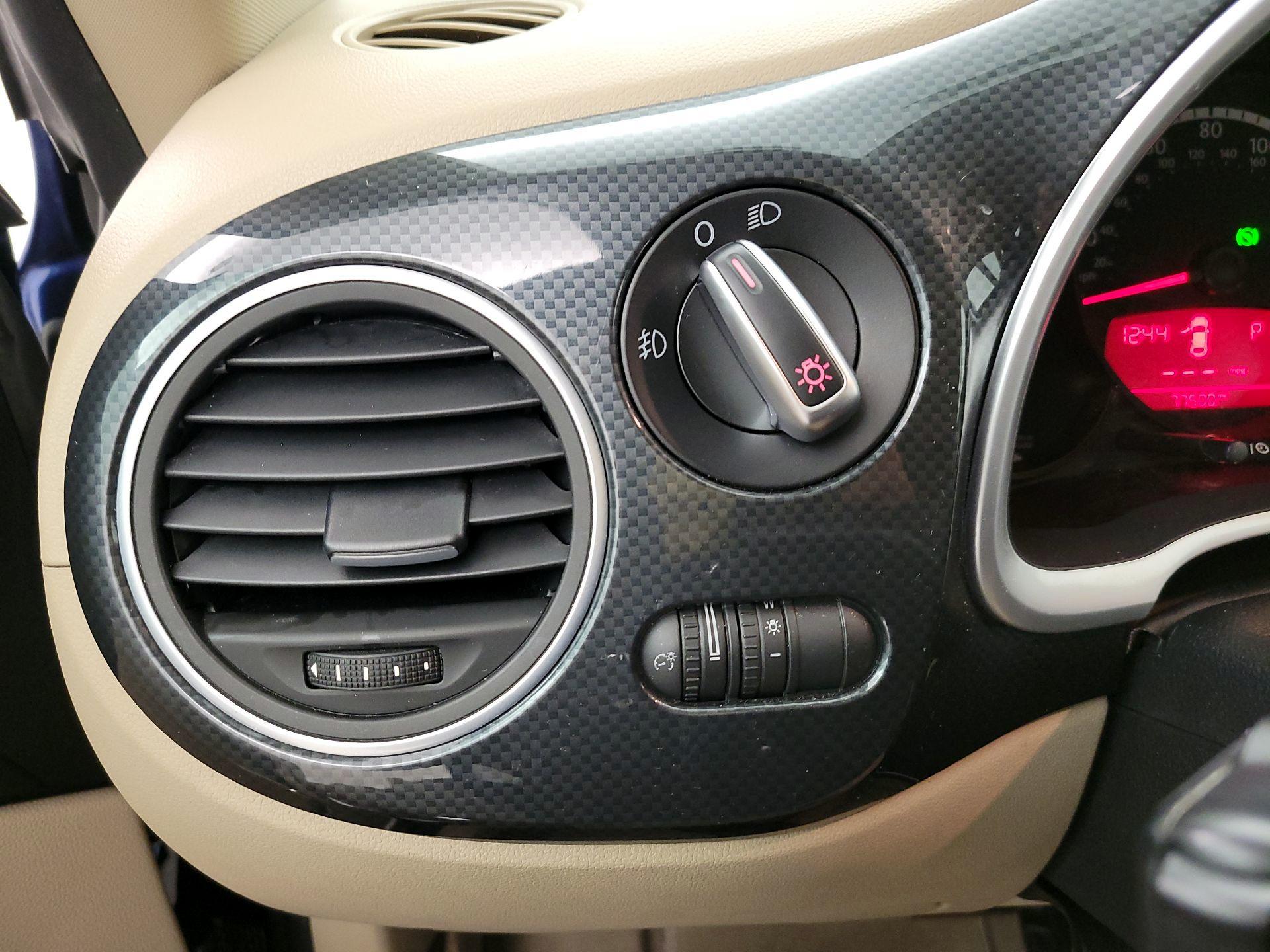 Thumbnail: 2013 Volkswagen Beetle - 13