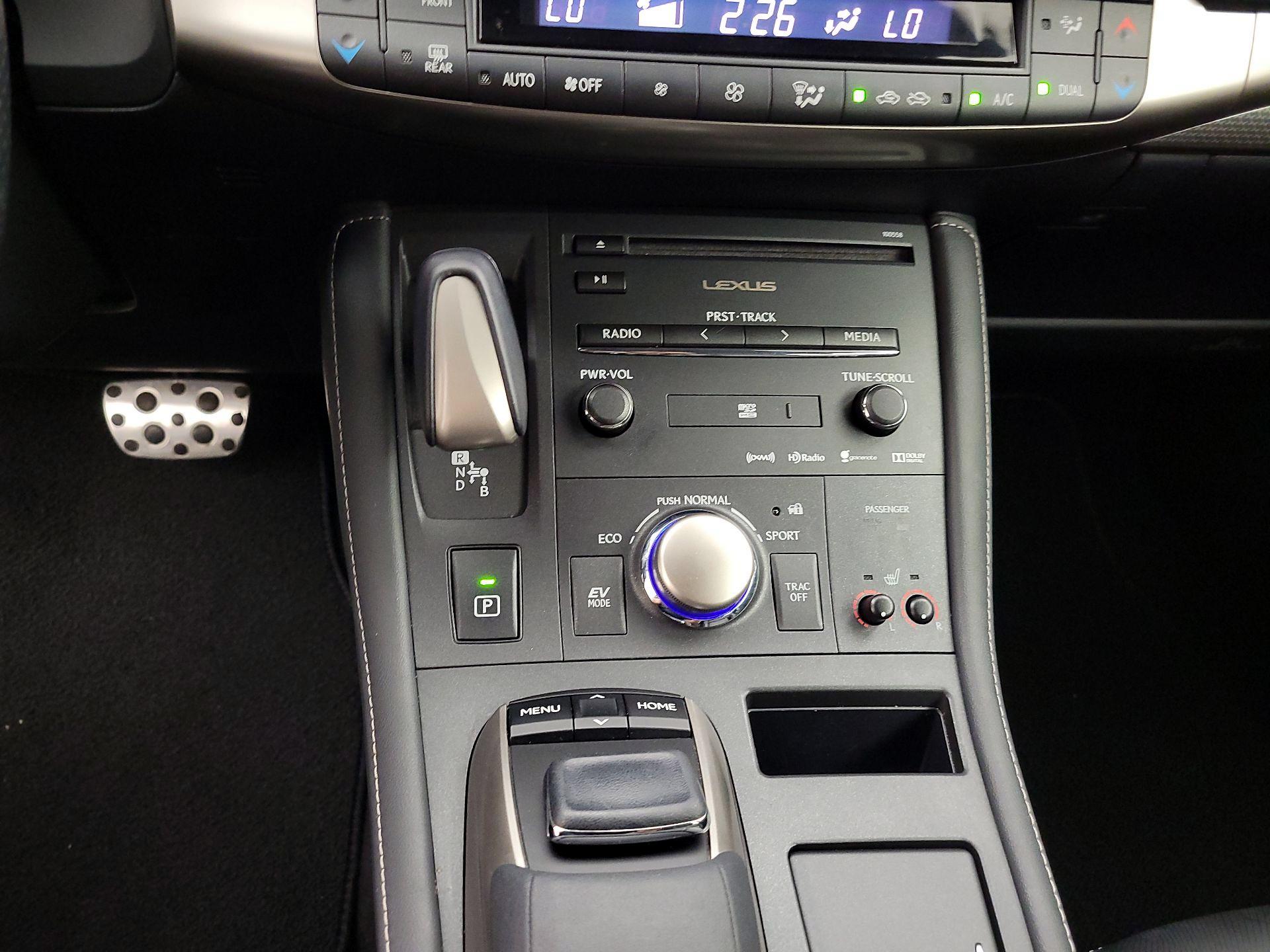Thumbnail: 2015 Lexus CT - 18