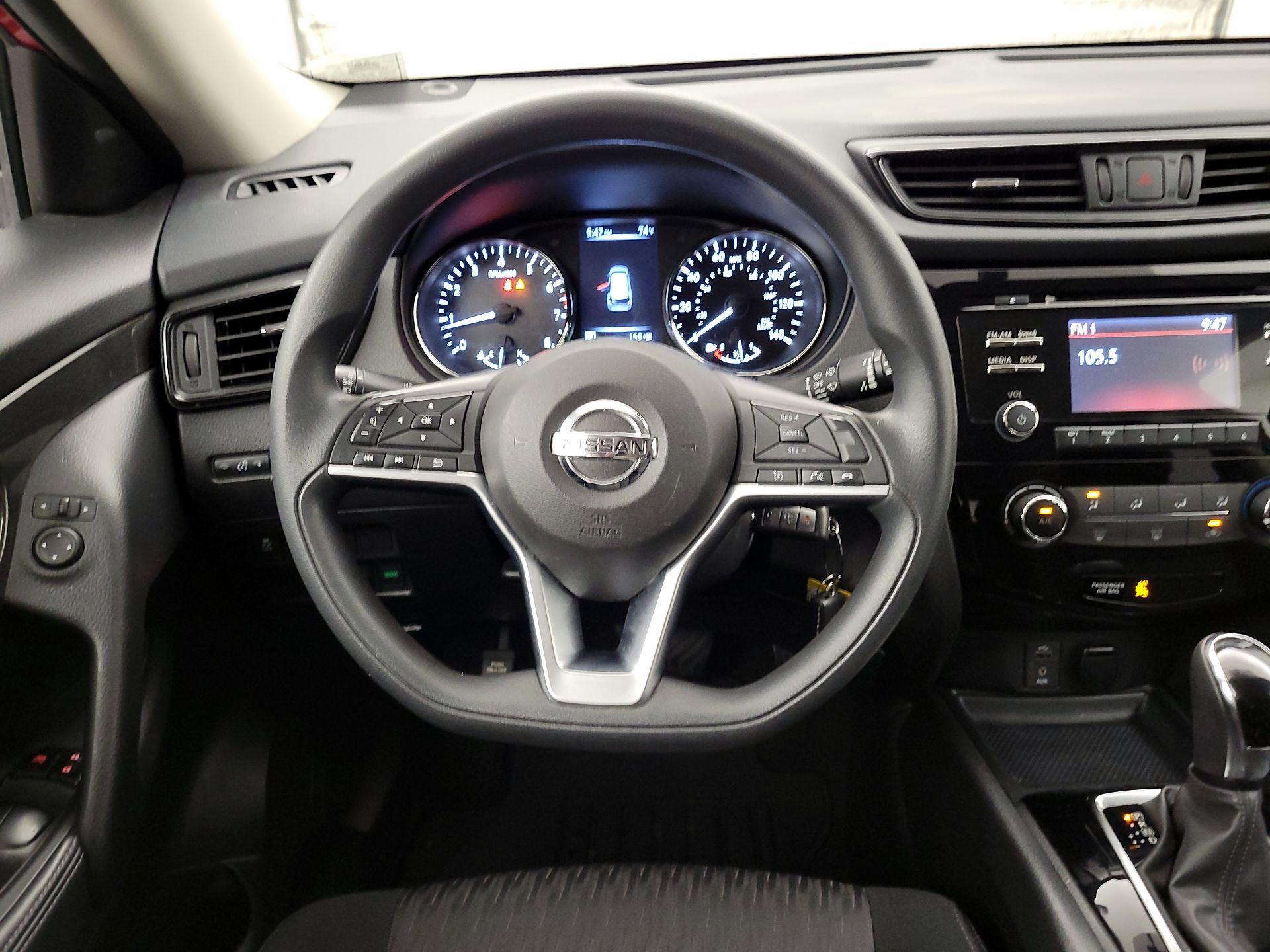 Thumbnail: 2017 Nissan Rogue - 10