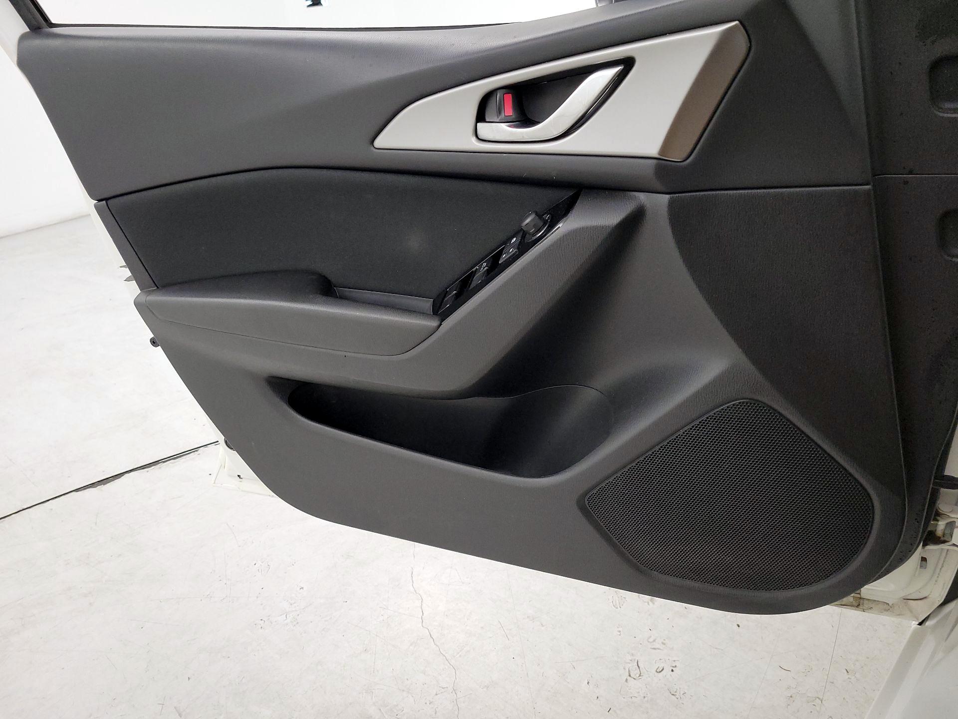 Thumbnail: 2017 Mazda Mazda3 - 12