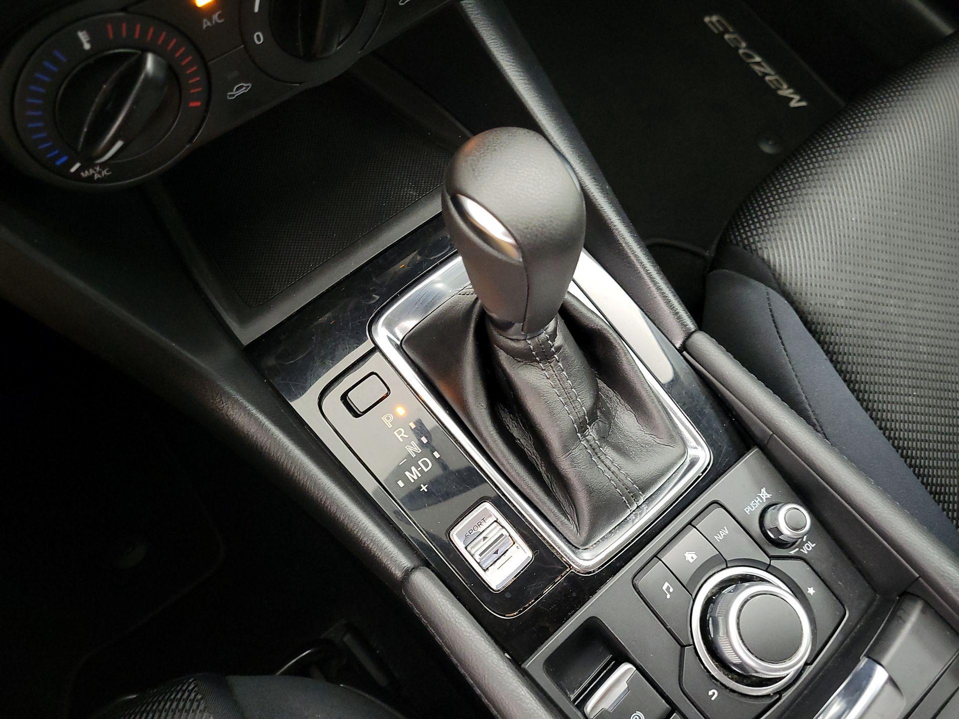 Thumbnail: 2017 Mazda Mazda3 - 18