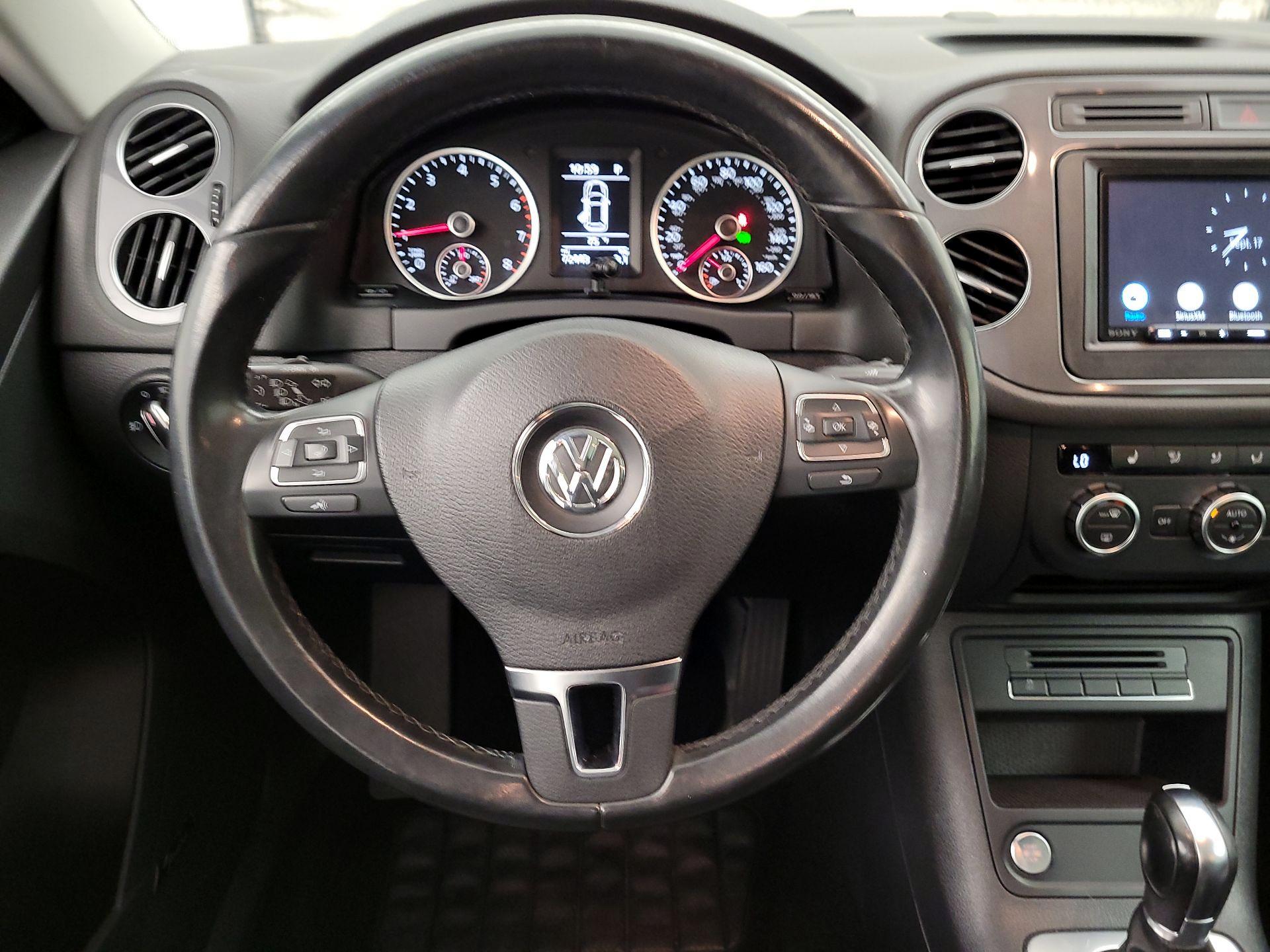 Thumbnail: 2014 Volkswagen Tiguan - 10