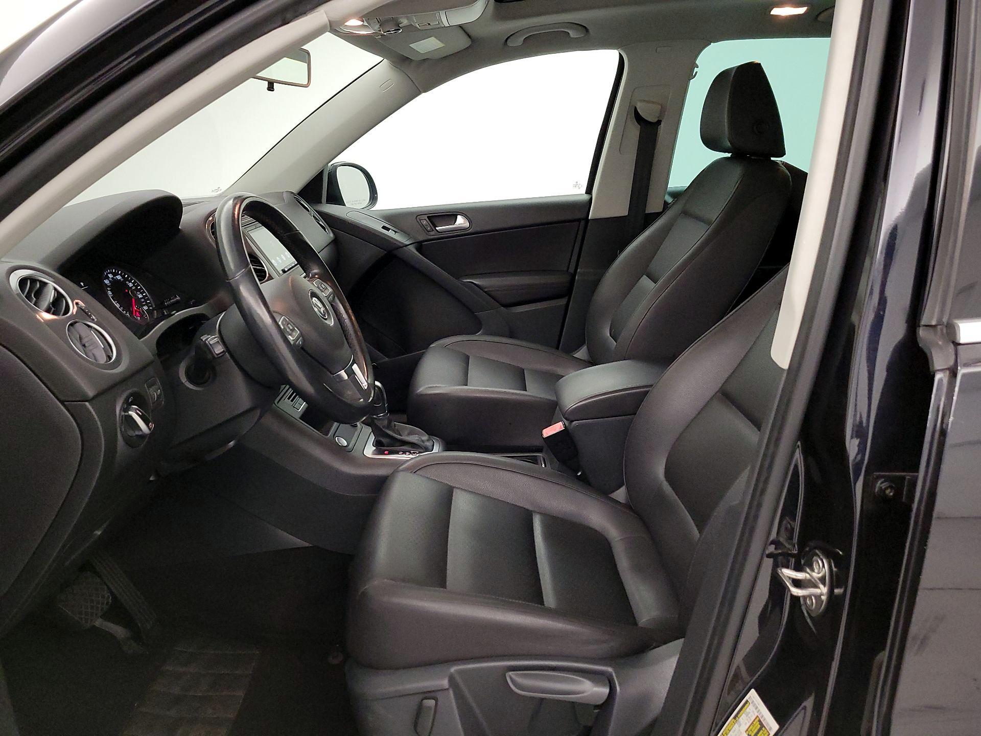 Thumbnail: 2014 Volkswagen Tiguan - 11